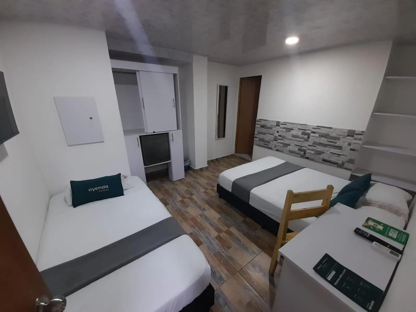 Photo of the whole room, Bed in The Mendoza Grand Hotel