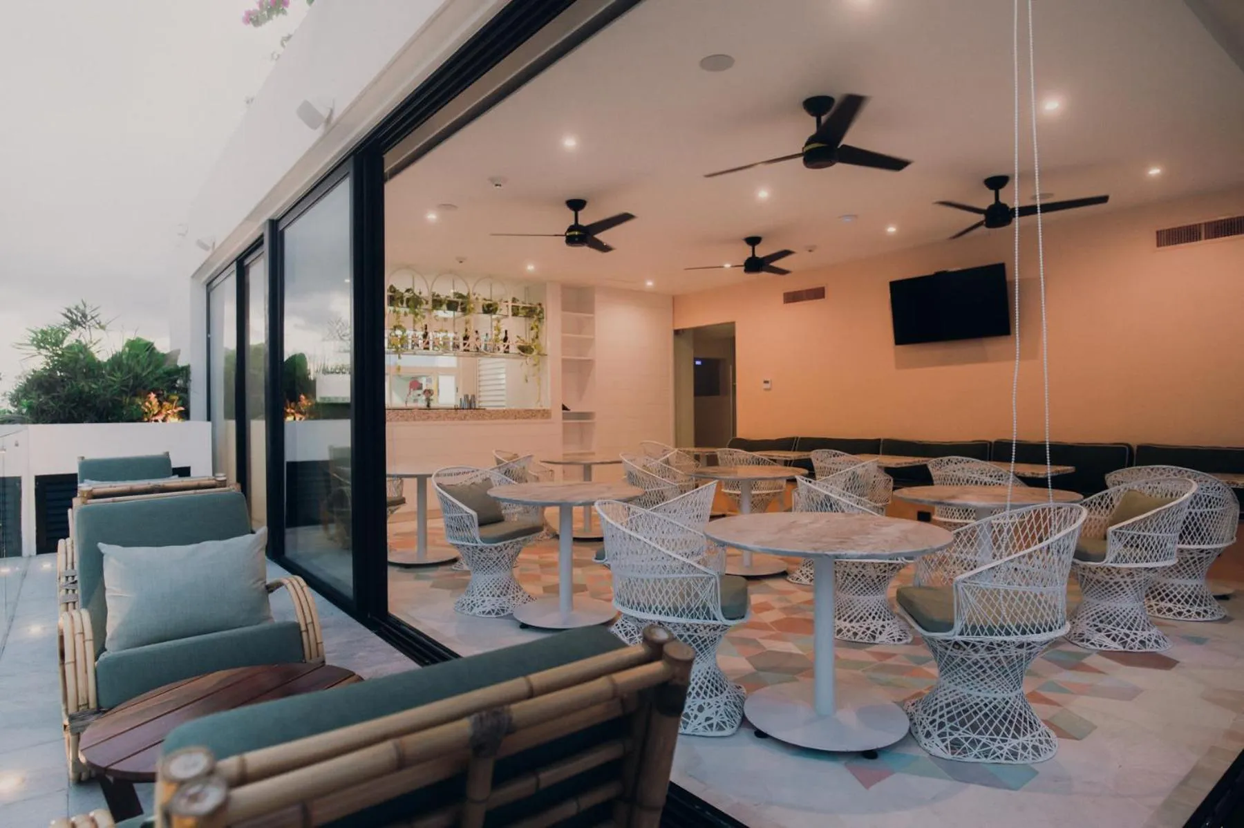 Restaurant/places to eat in Hotel Mariachi by Kavia 5th Av