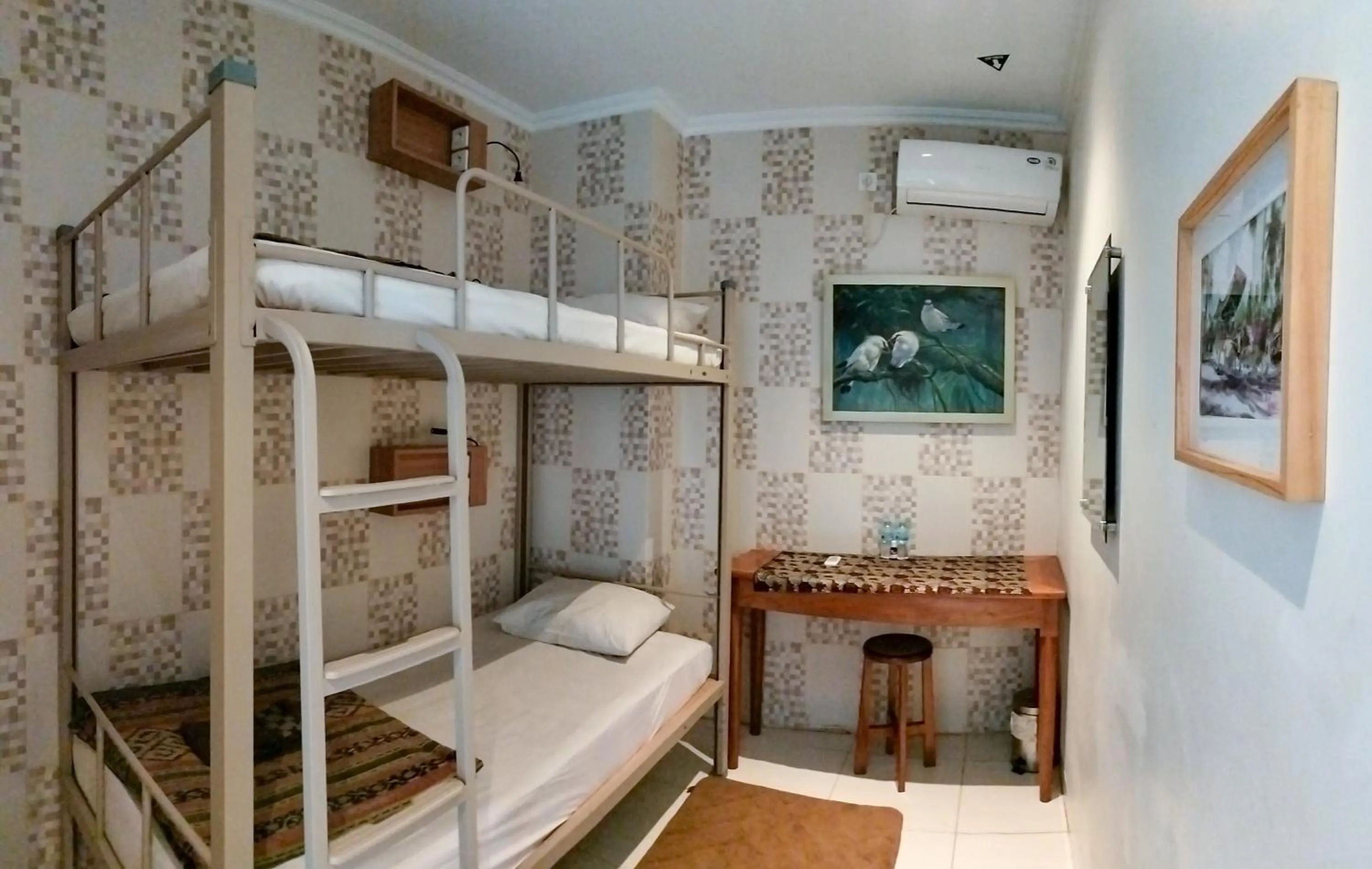 Bed in The Cabin Purwokinanti Hotel