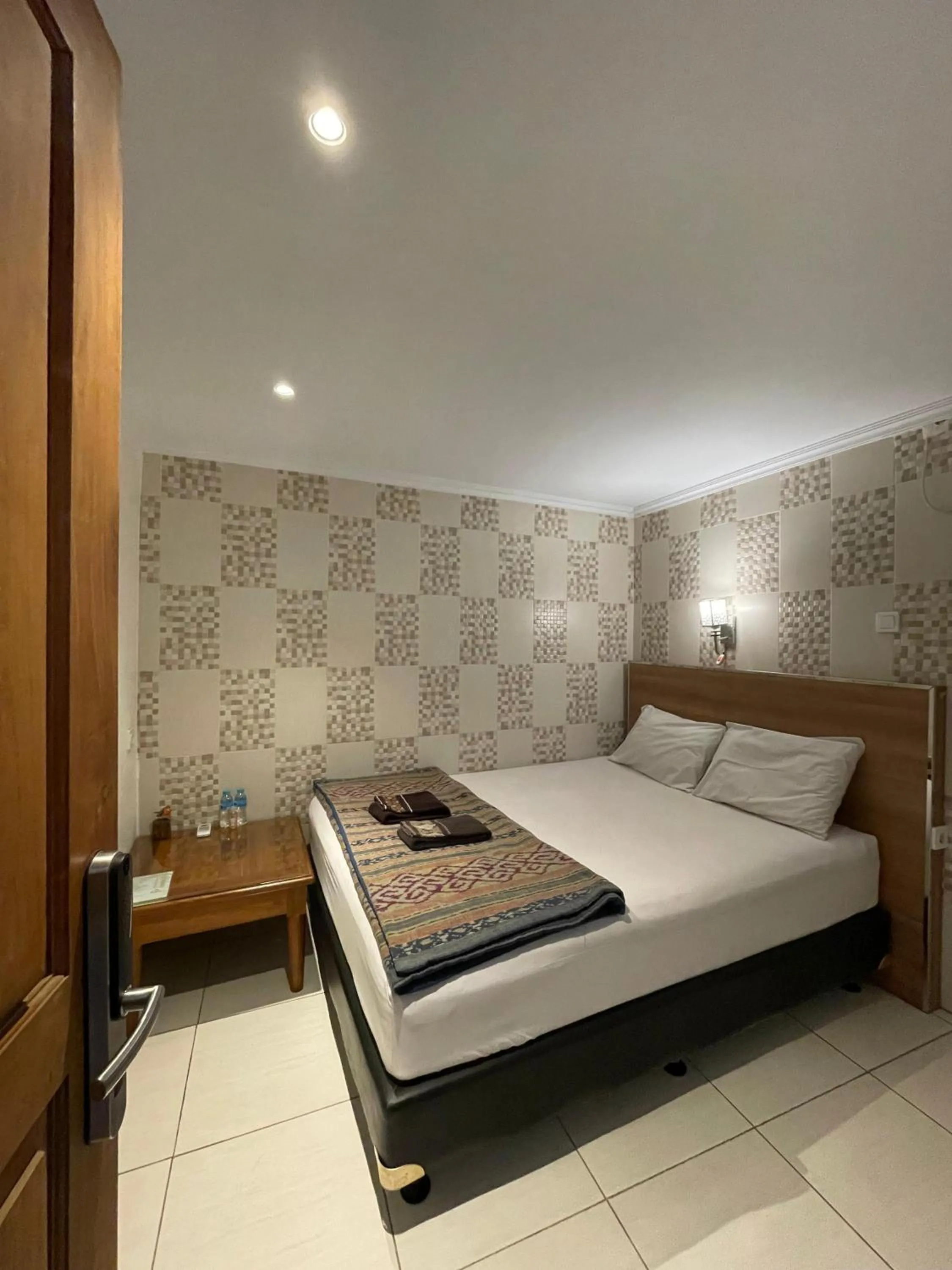 Bed in The Cabin Purwokinanti Hotel