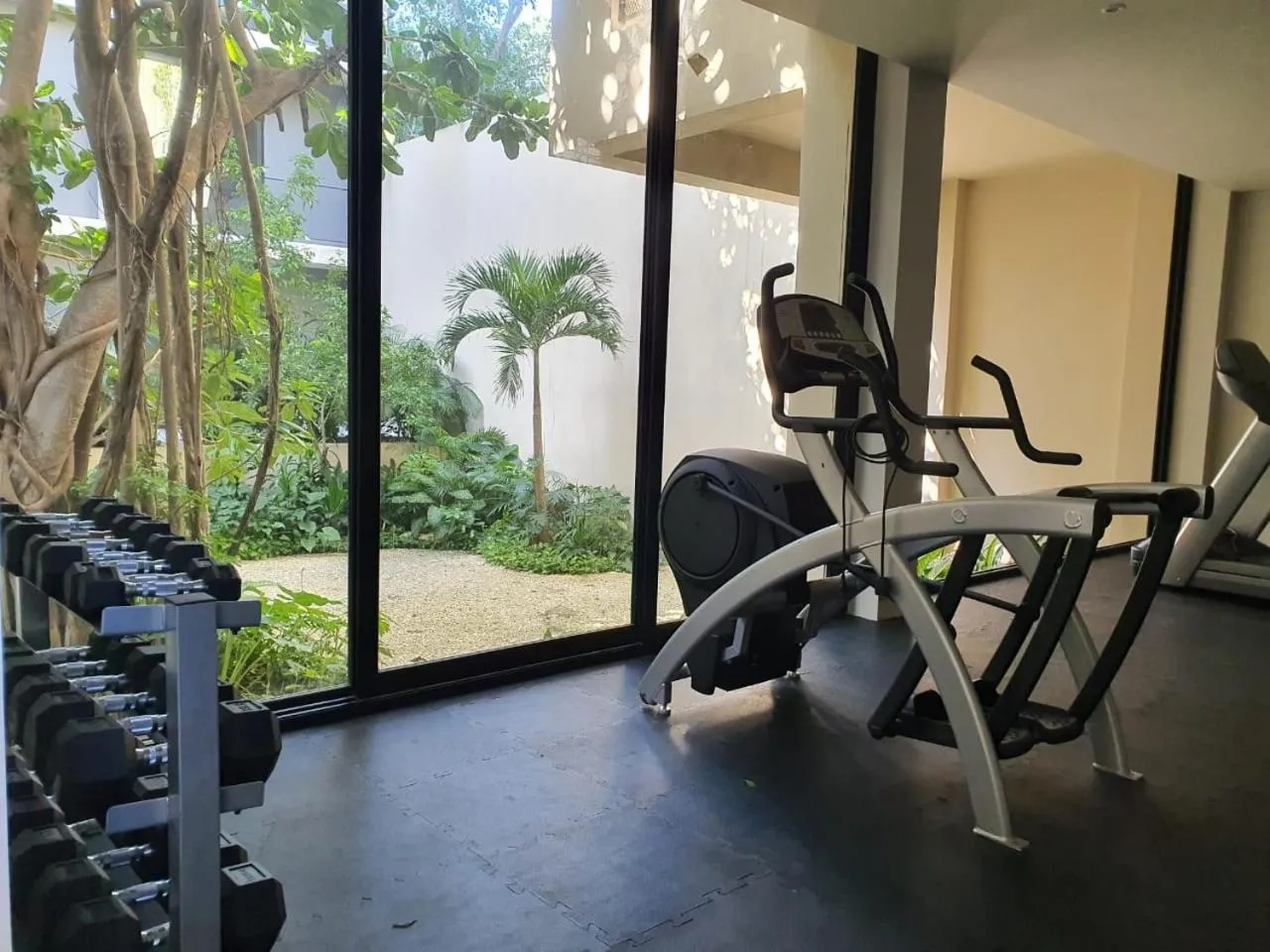 Fitness centre/facilities in Kaab At The Park by The Spot Rentals