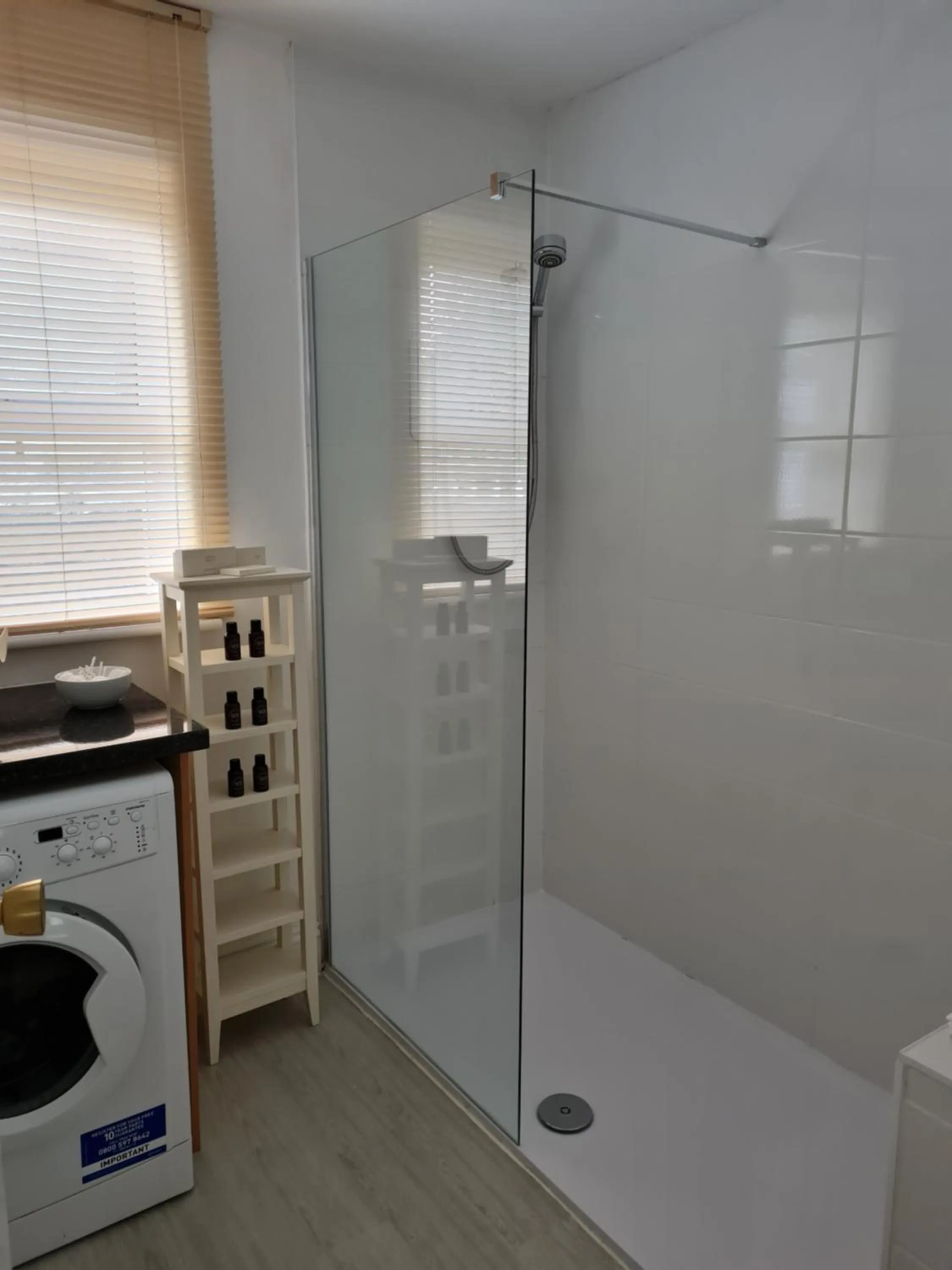 Shower in Palm Grove Apartments