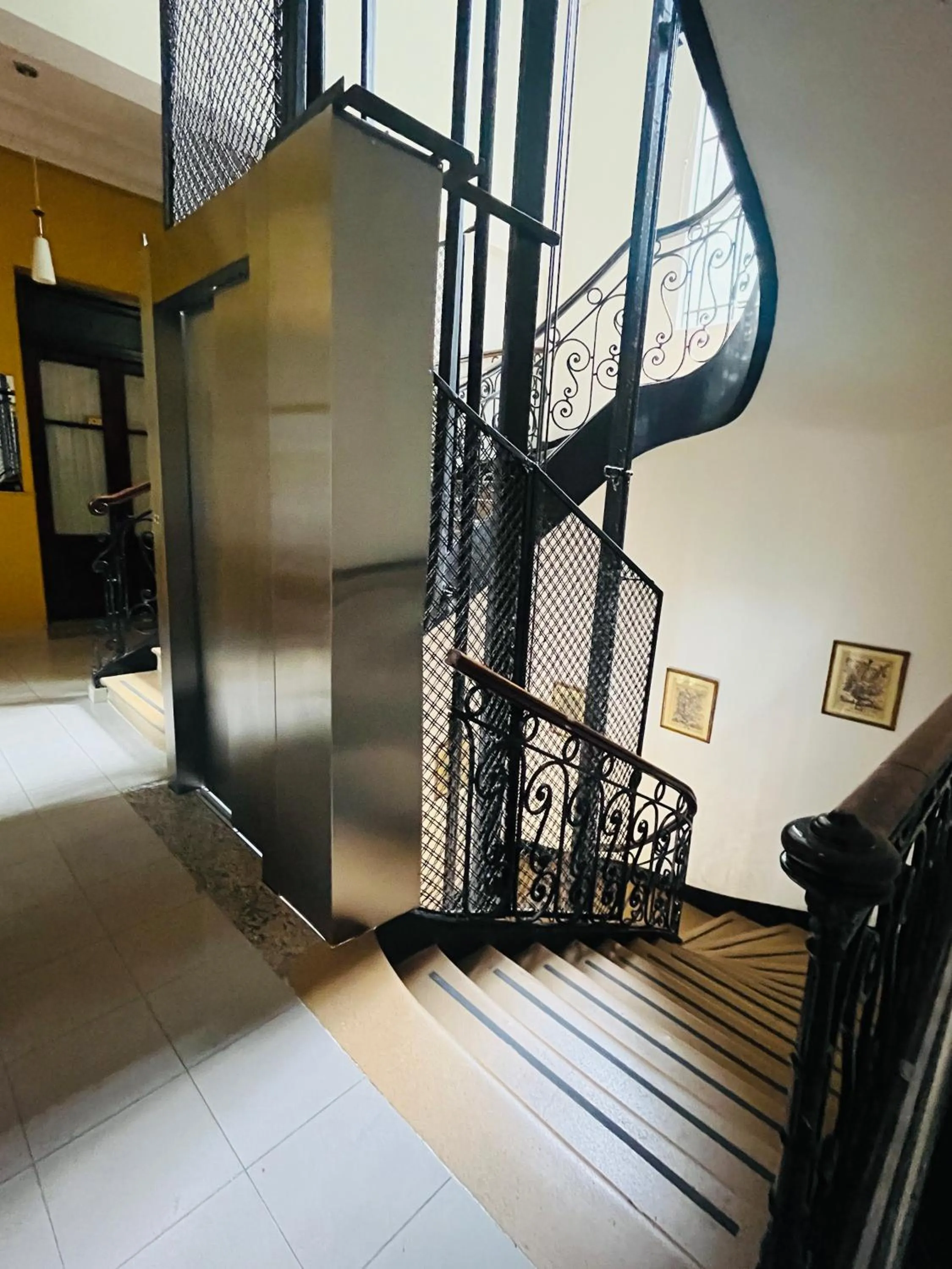 elevator in Hotel Alcazar