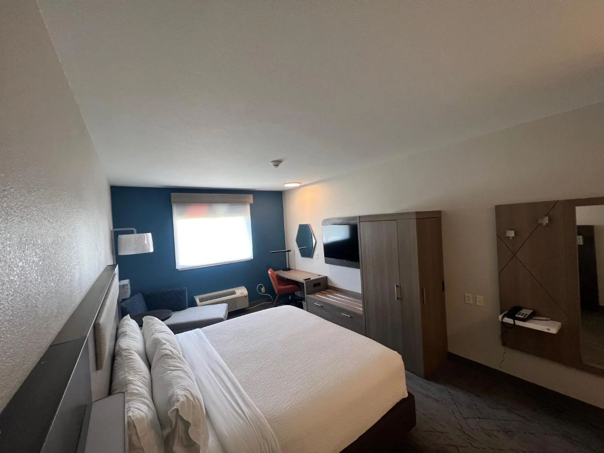 Bed in Holiday Inn Express - Wichita North - Park City by IHG