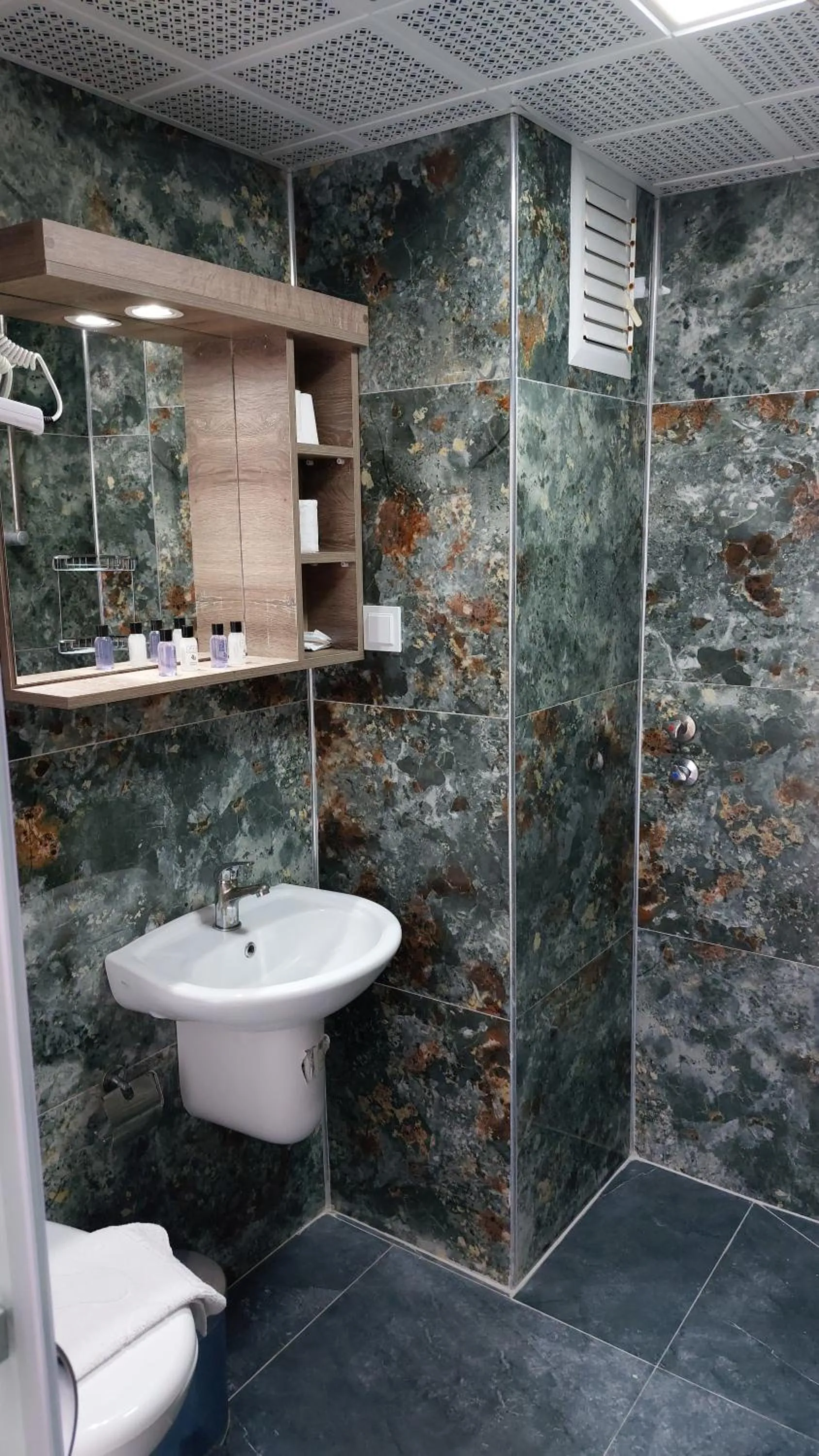 Bathroom in Kutberk Hotel Kemer