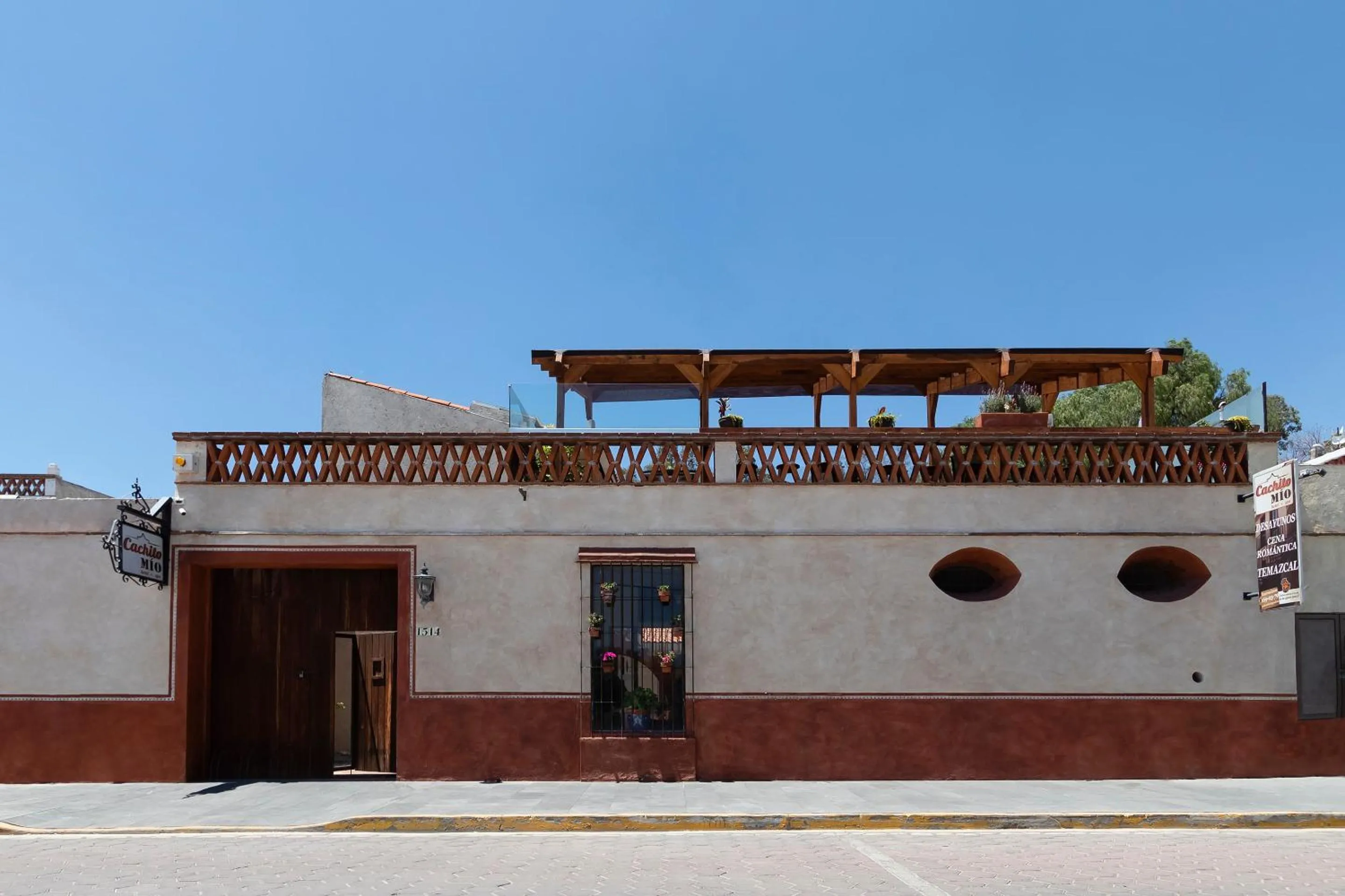 Facade/entrance in Collection O Cachito Mio