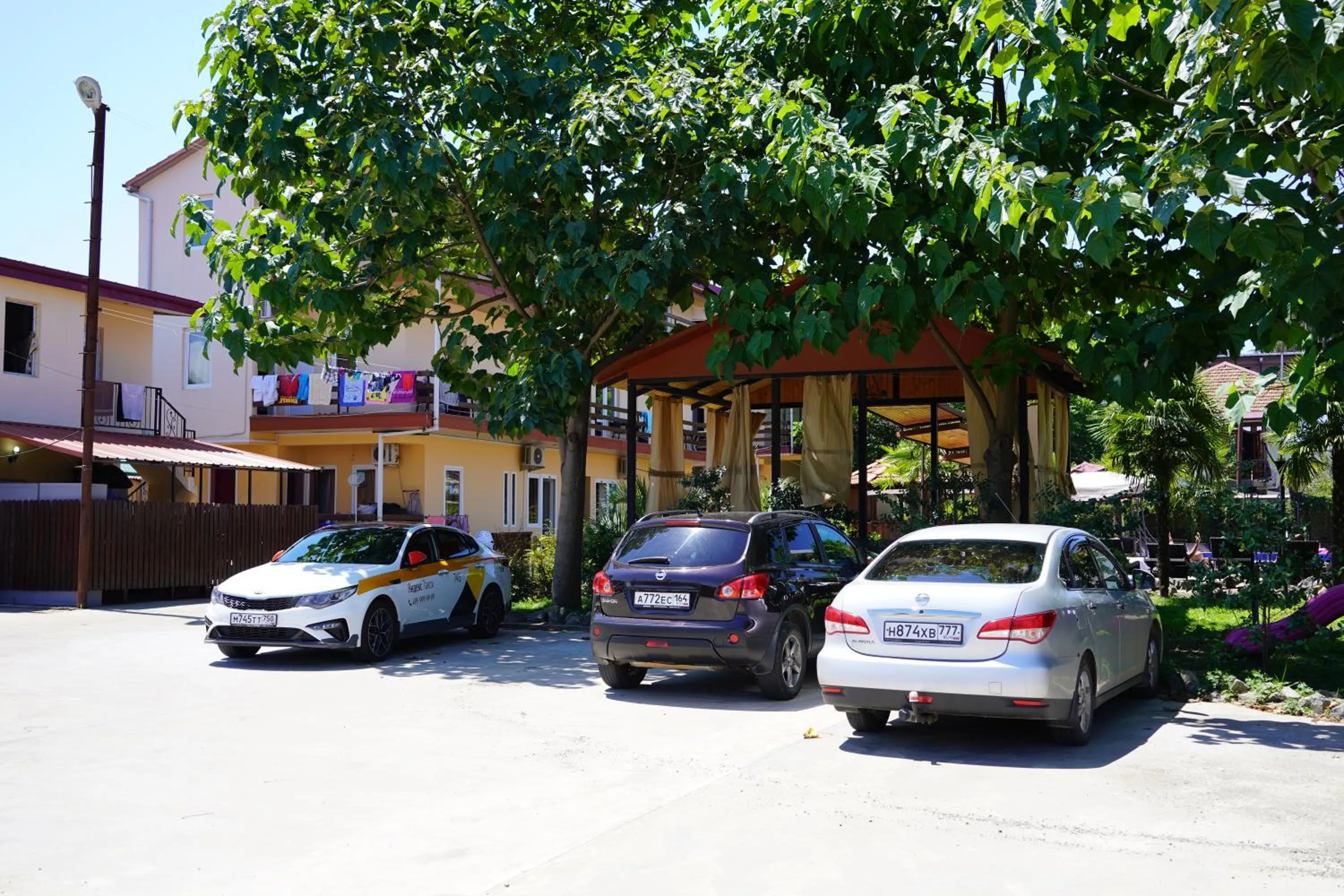 Property building in Ponto Hotel