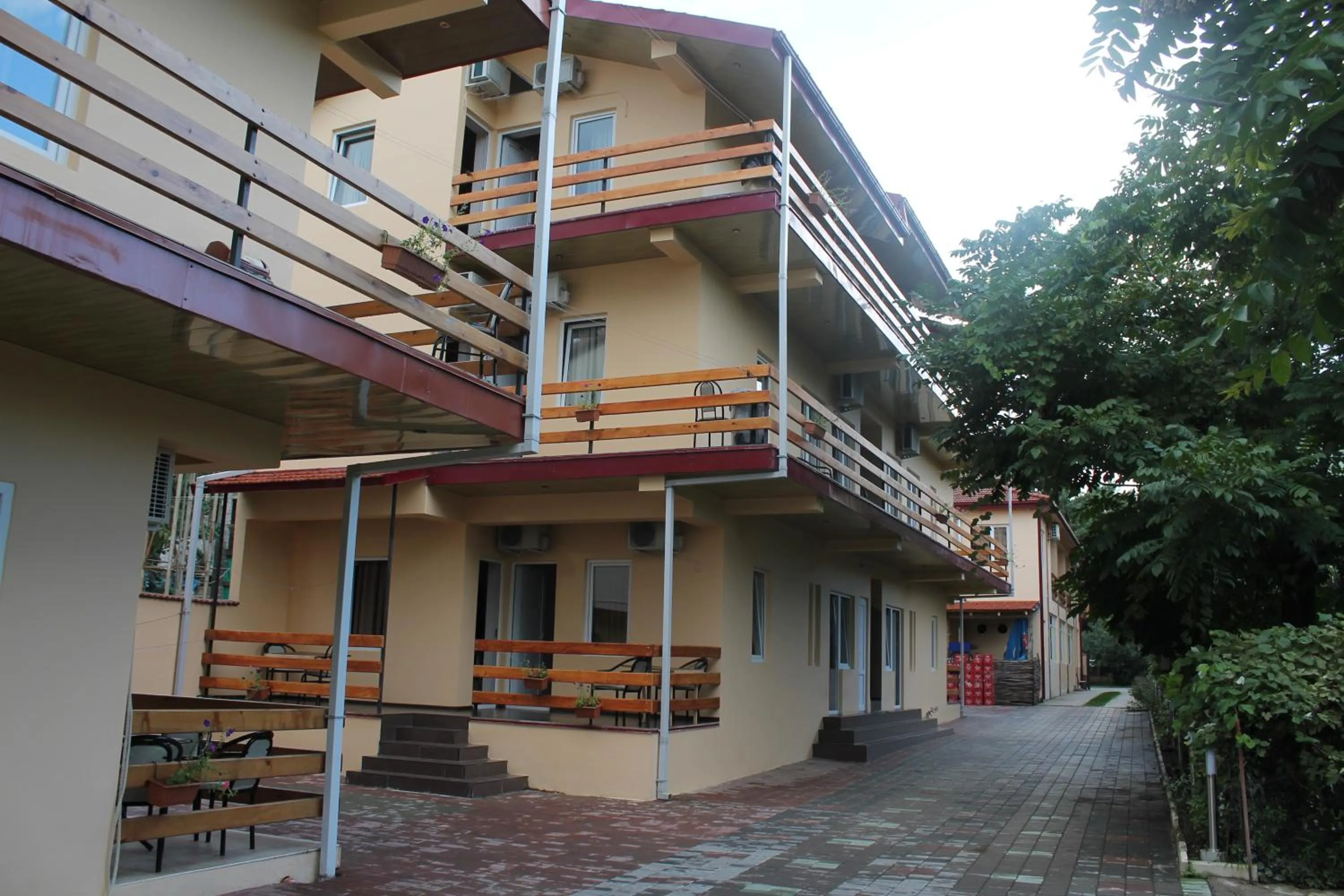 Facade/entrance in Ponto Hotel