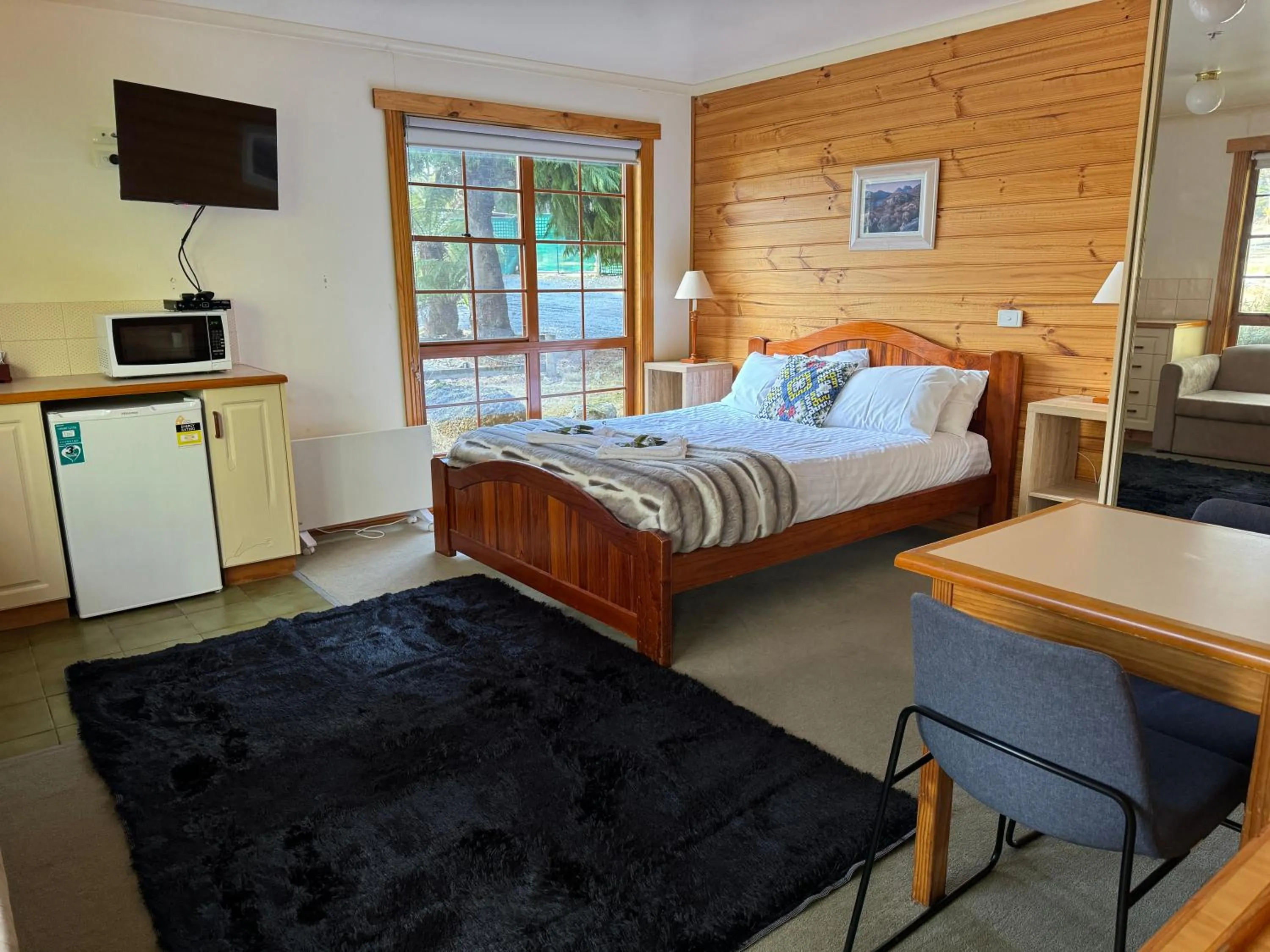 Bedroom, Bed in Cradle Gateway Chalets