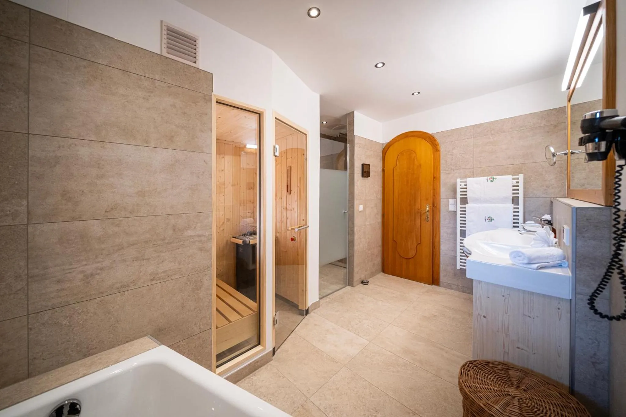 Bathroom in Hotel Trattlerhof