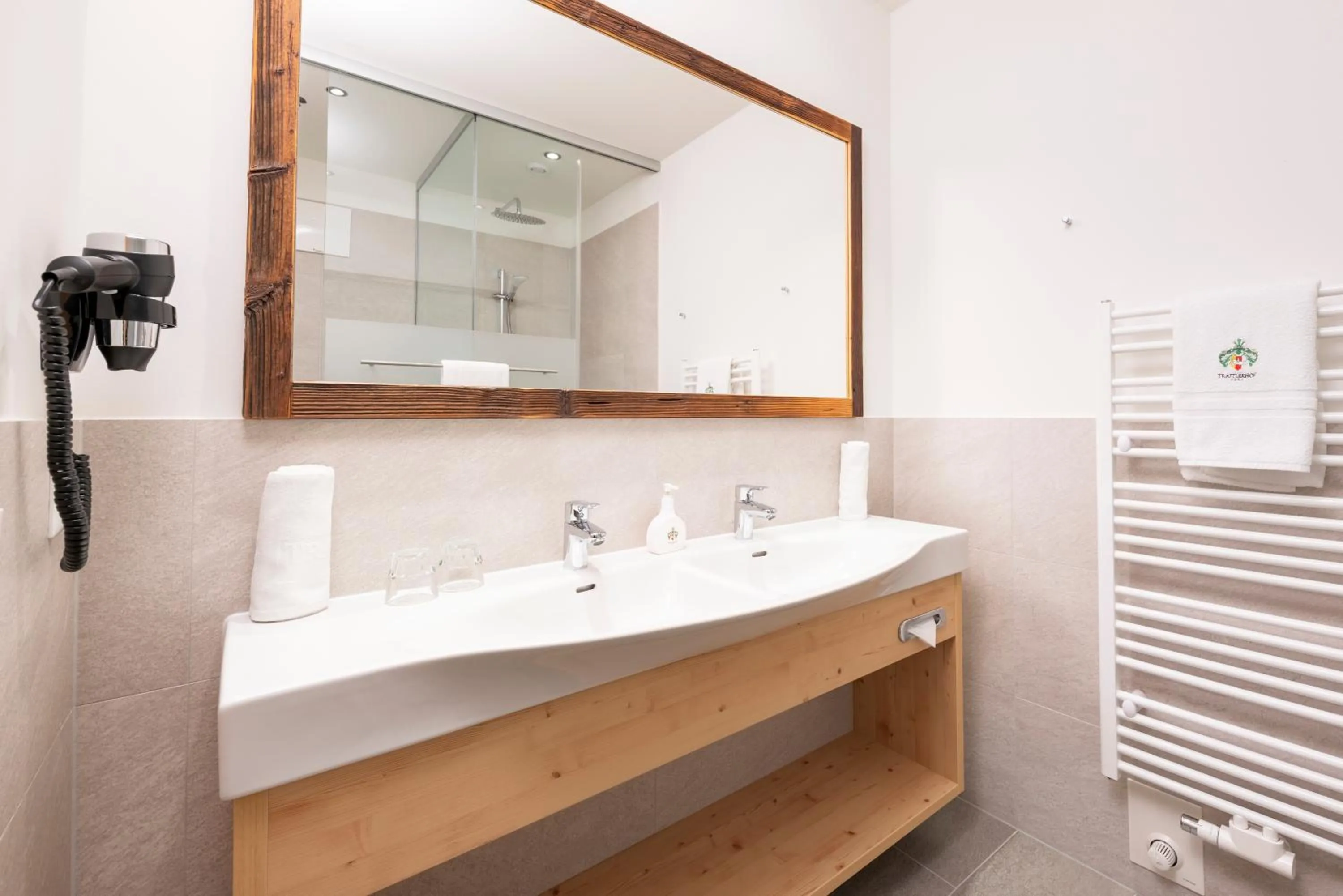 Bathroom in Hotel Trattlerhof