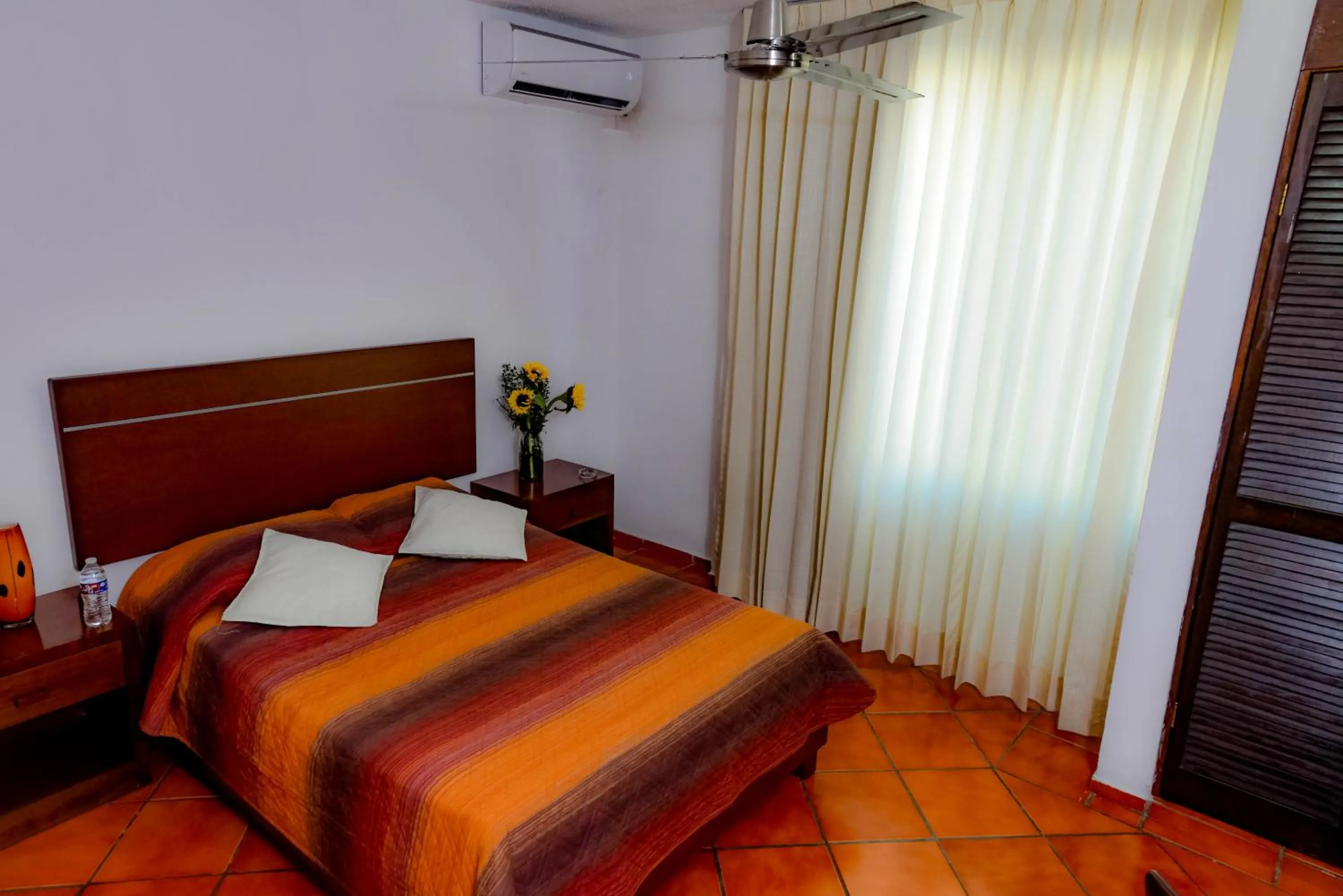 Bed in Hotel Los Girasoles