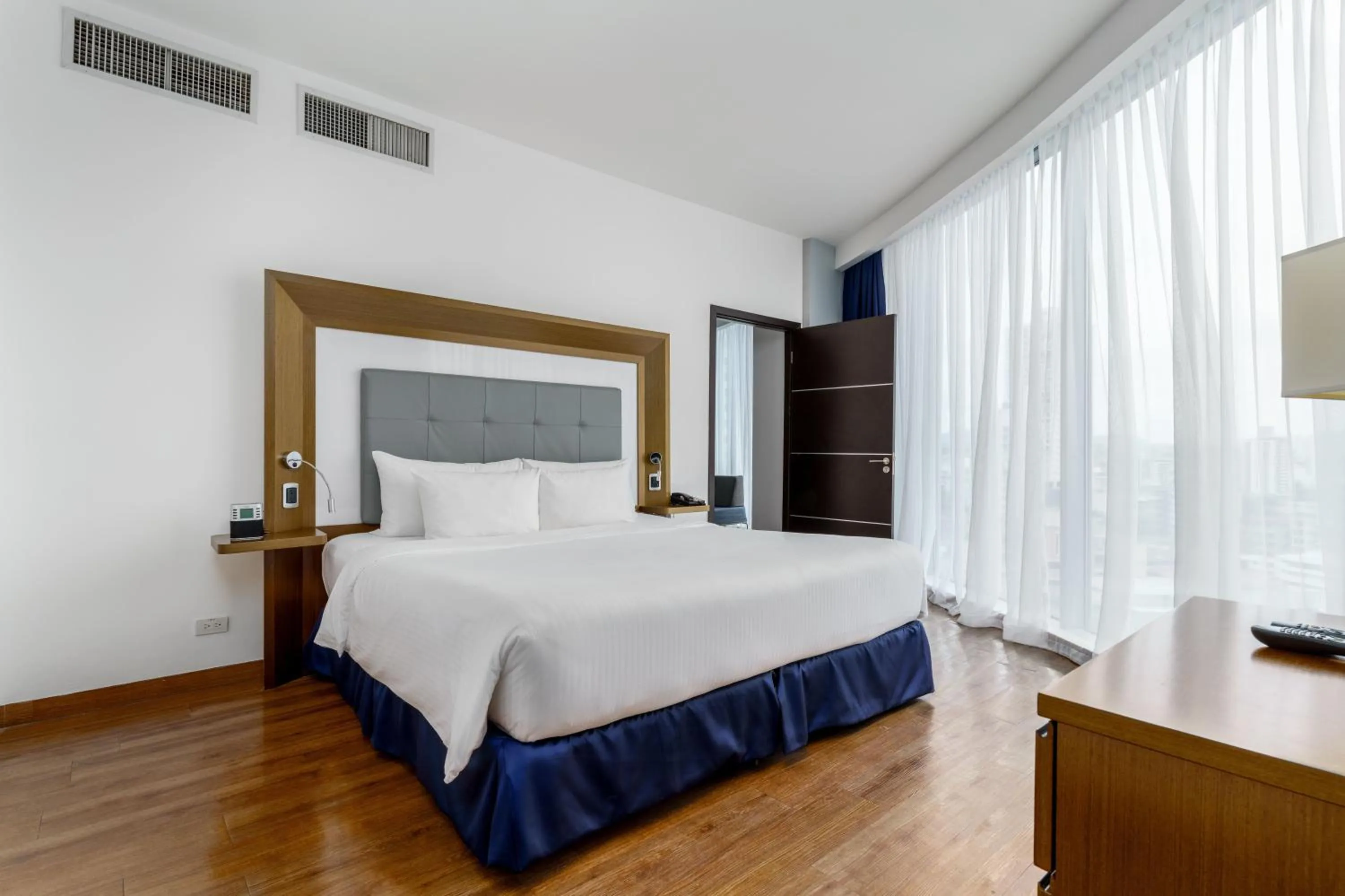 Bed in Novotel Panama City