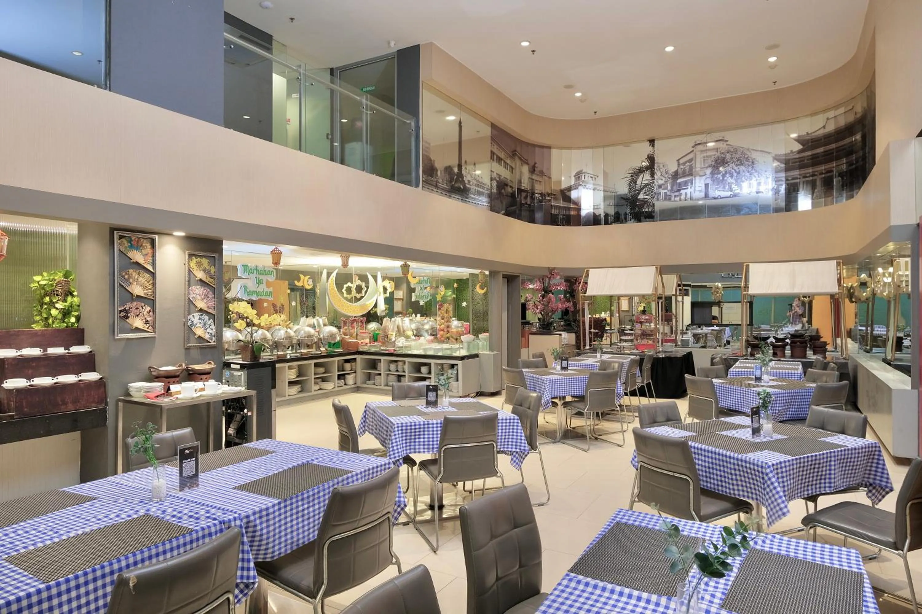 Restaurant/places to eat in @Hom Semarang Simpang Lima