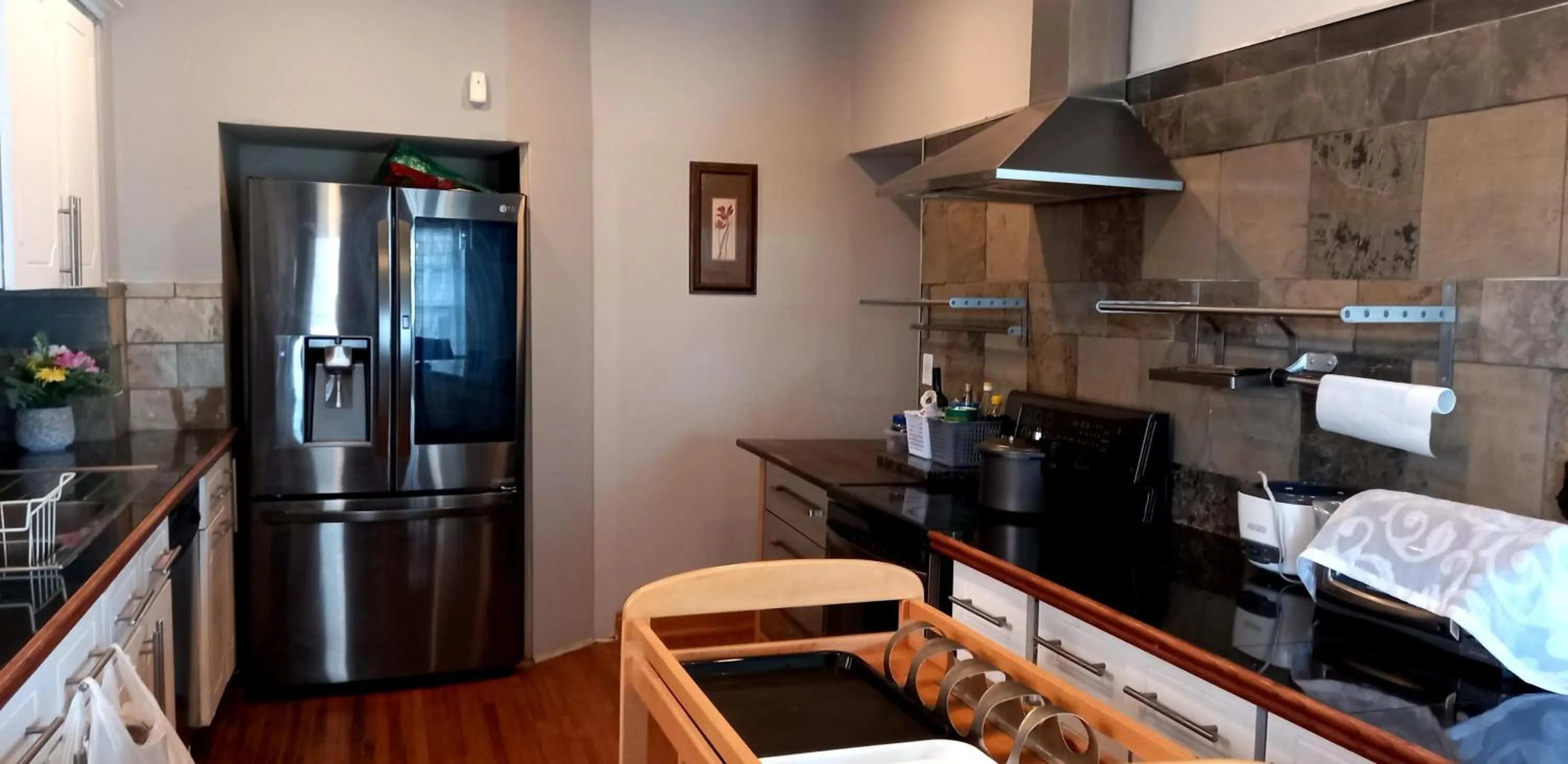 Communal kitchen in Waterfront Home Windsor ,On, Ca