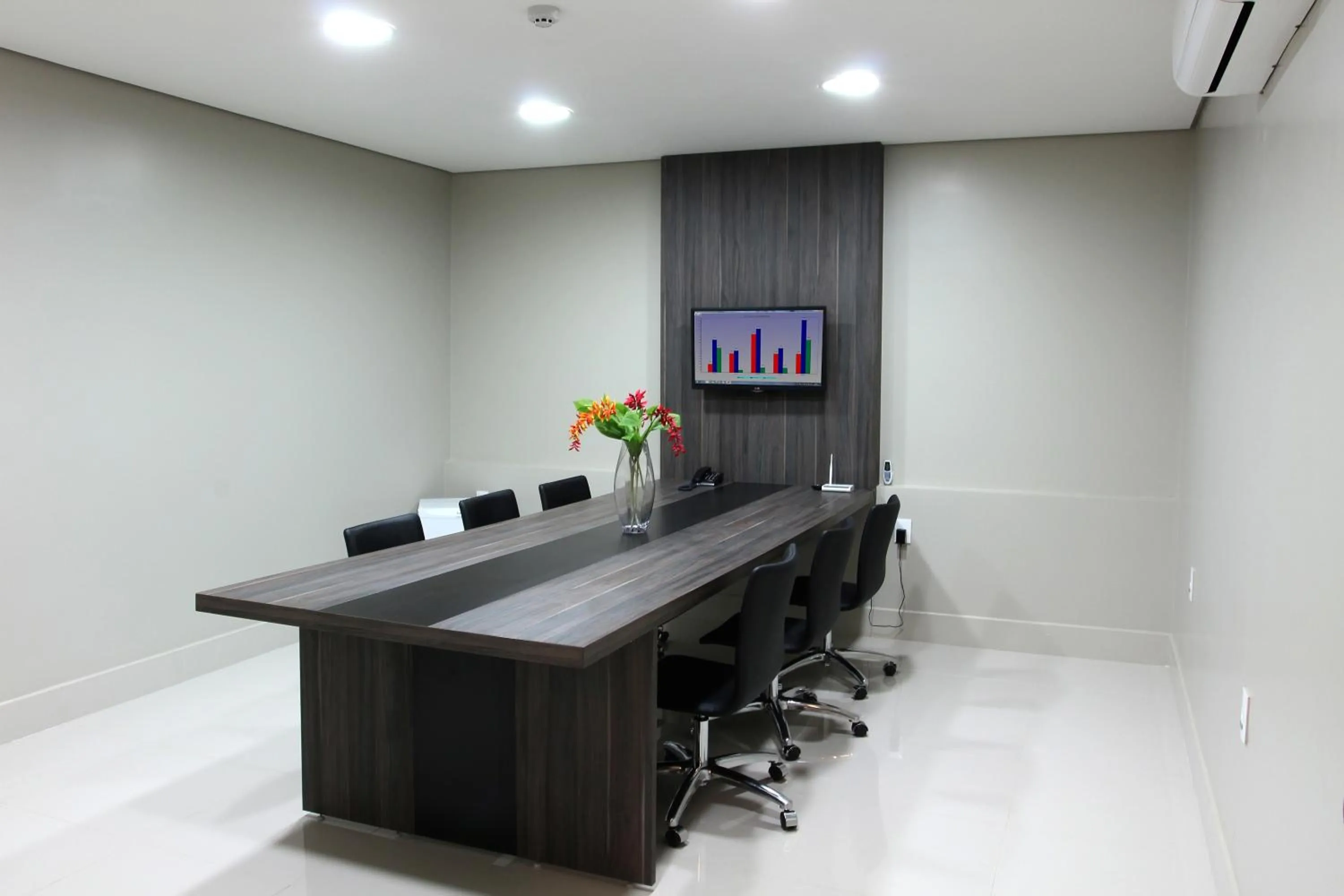 Business facilities in L´acordes Hotel