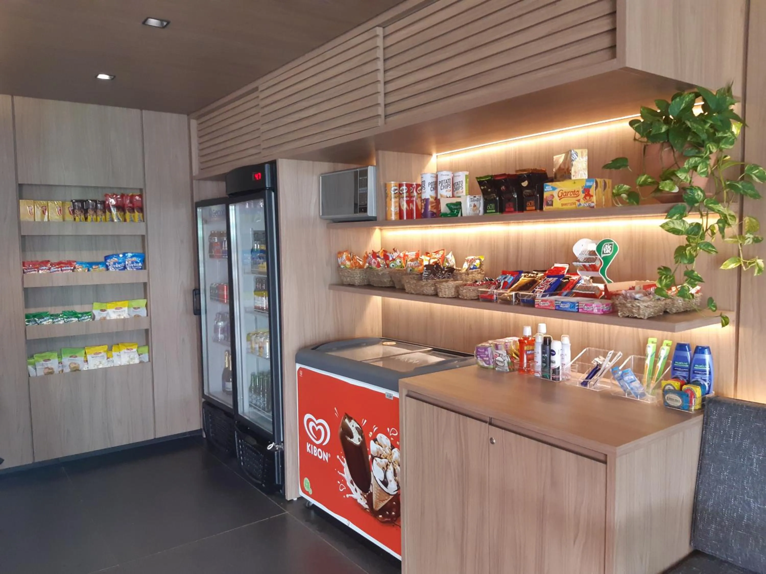 On-site shops in L´acordes Hotel