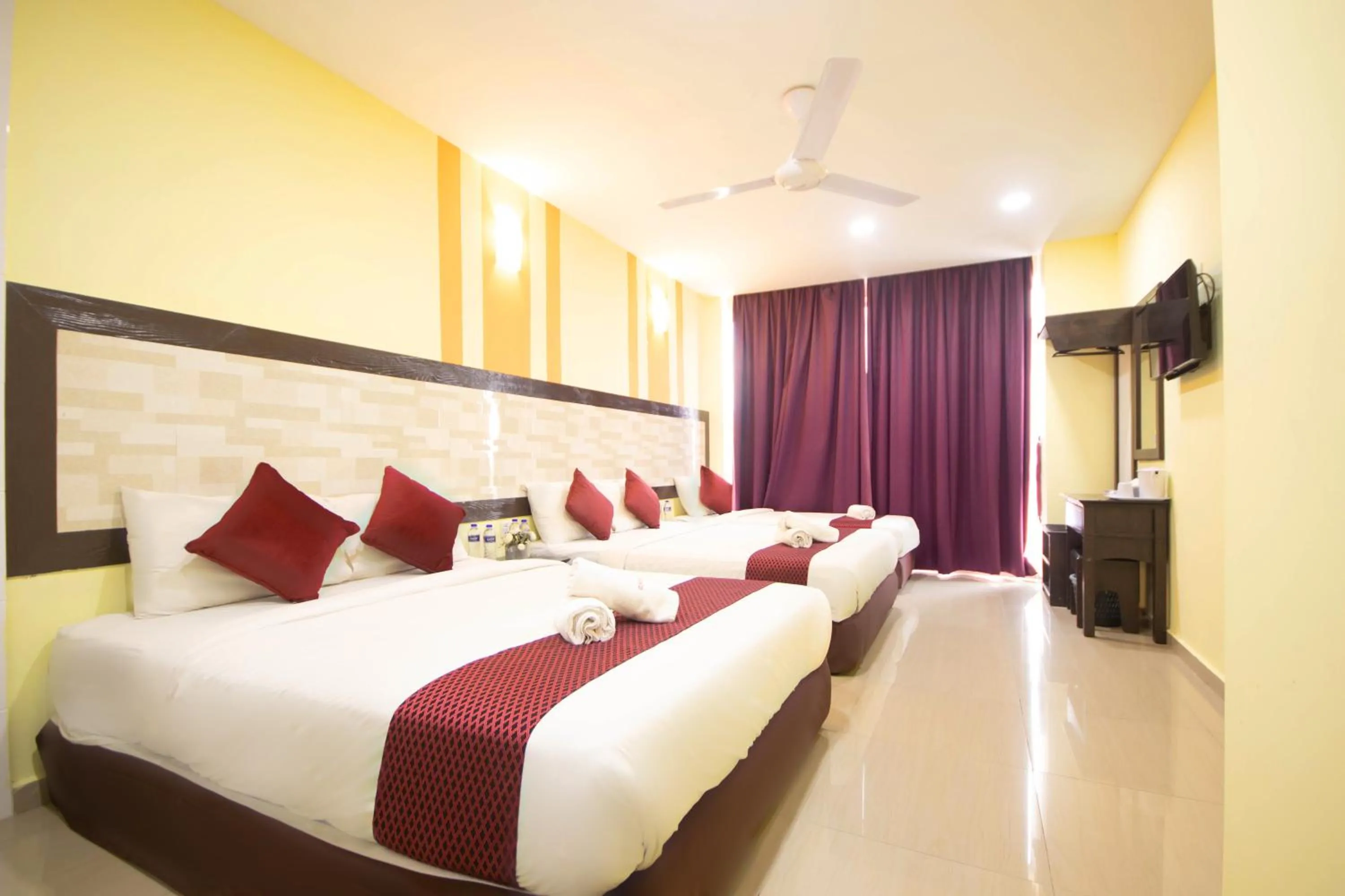 Bedroom, Bed in Sun Inns Hotel Meru Raya