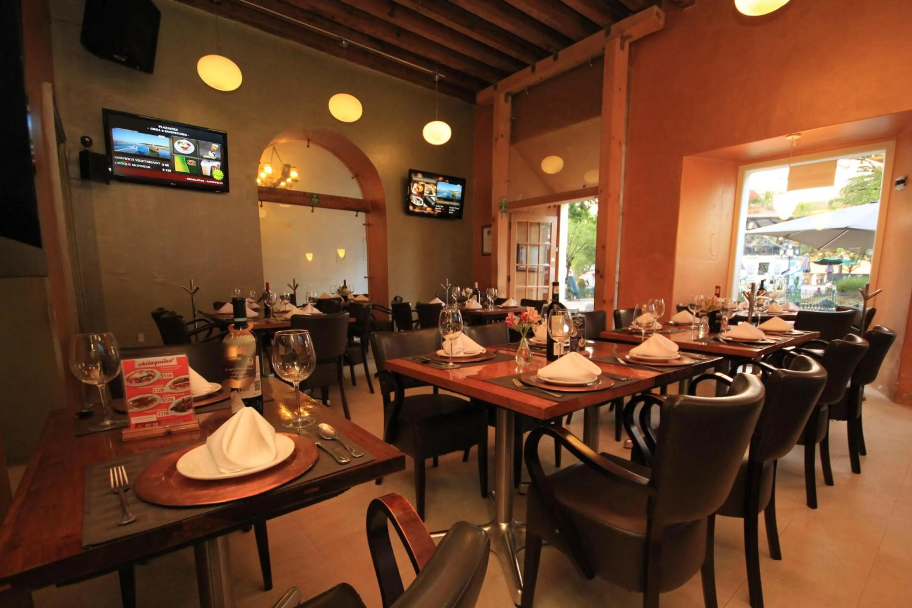 Restaurant/places to eat in Hotel Ciudad Real Centro Historico