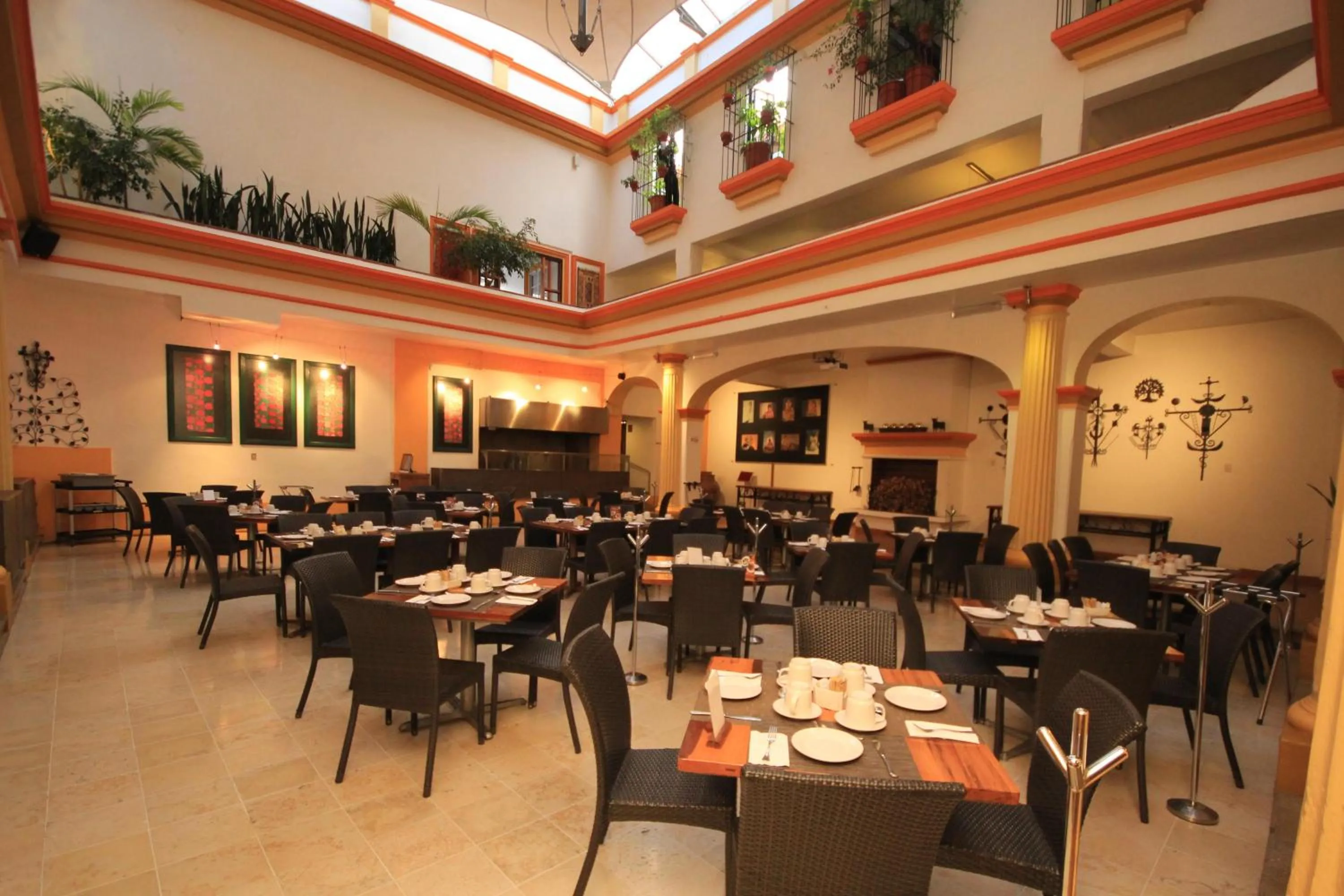 Restaurant/places to eat in Hotel Ciudad Real Centro Historico