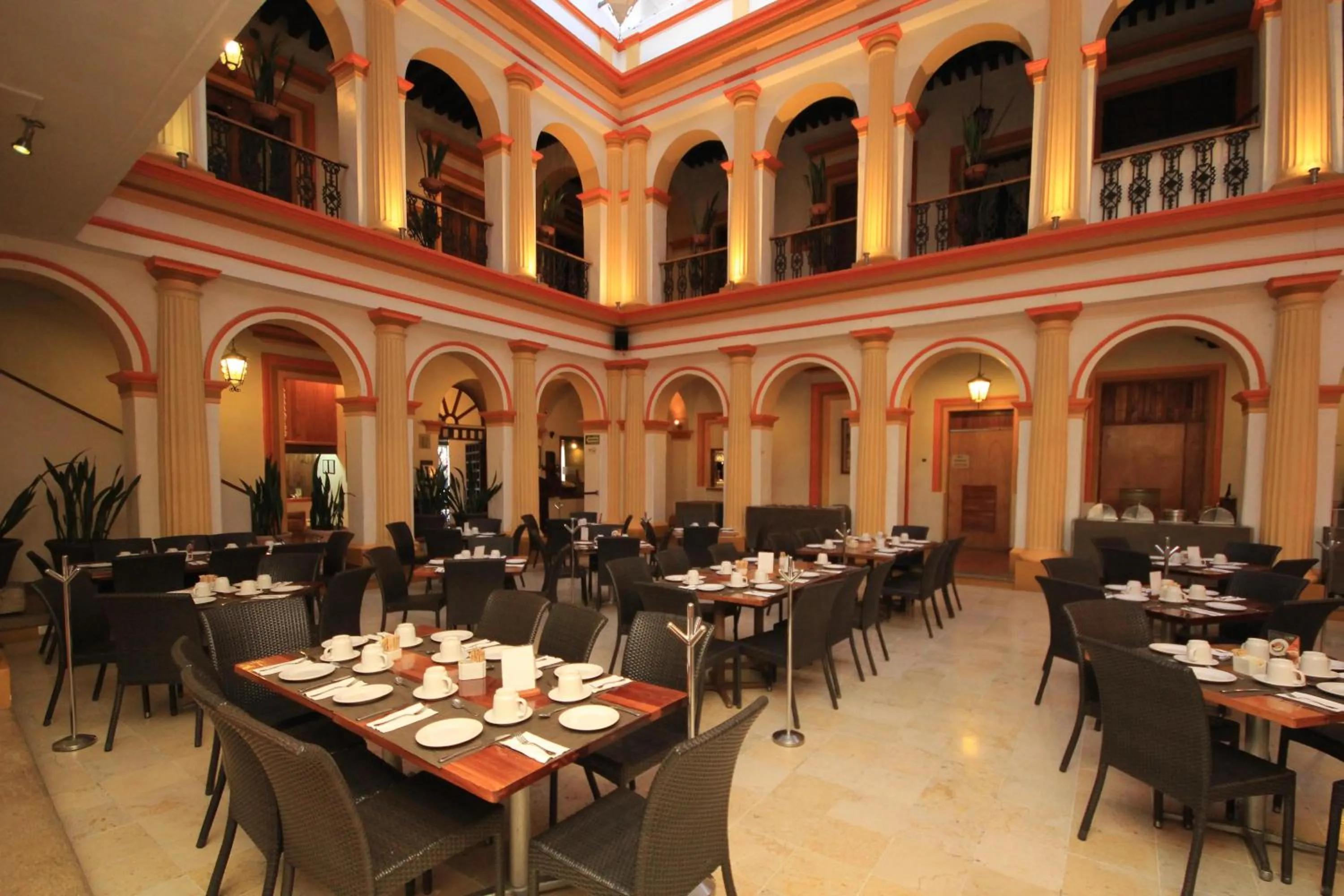 Restaurant/places to eat in Hotel Ciudad Real Centro Historico