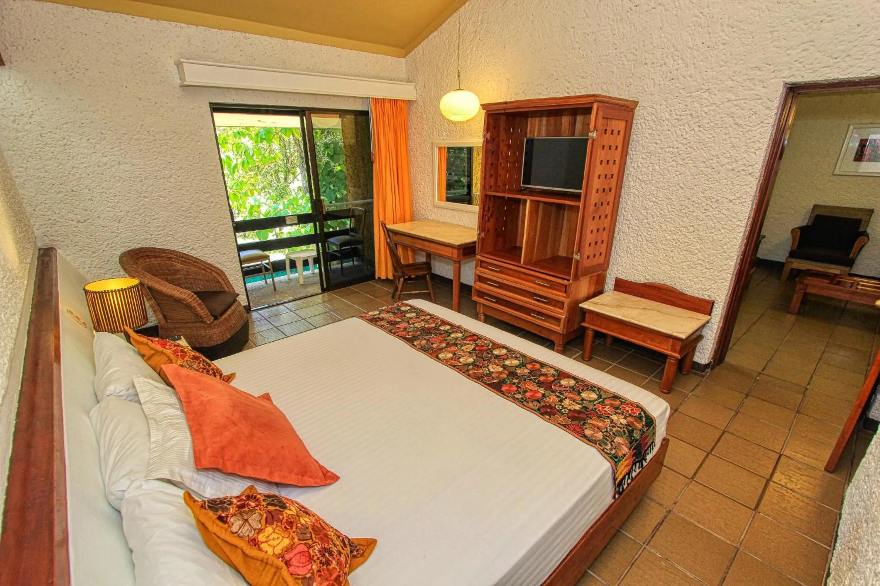 Photo of the whole room, Bed in Hotel Ciudad Real Palenque