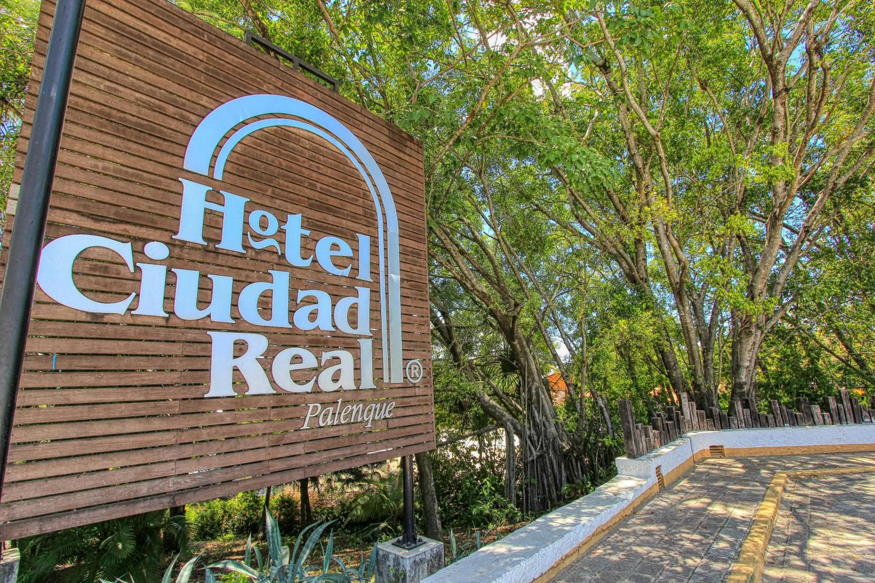 Property logo or sign in Hotel Ciudad Real Palenque