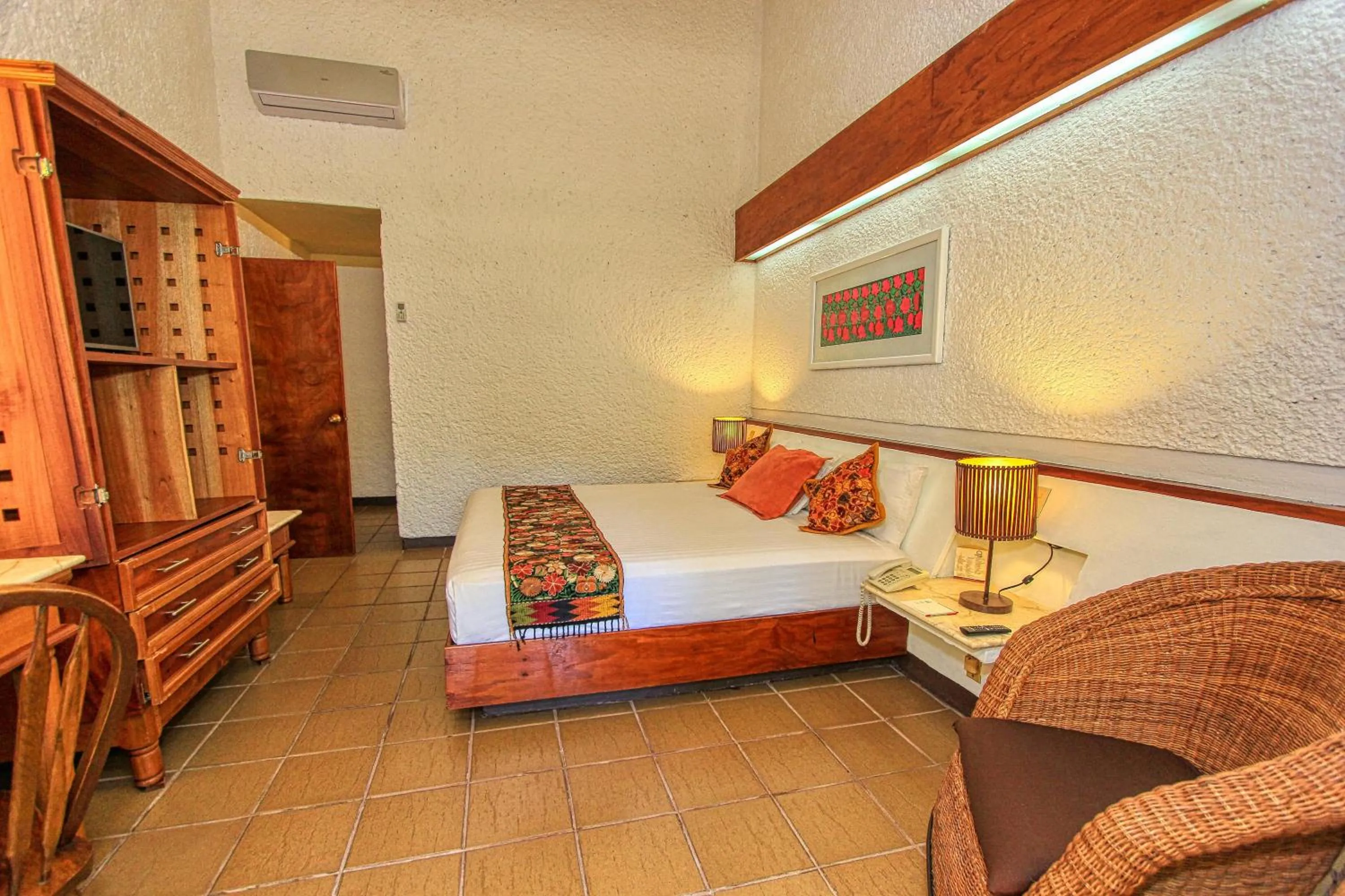 Photo of the whole room, Bed in Hotel Ciudad Real Palenque