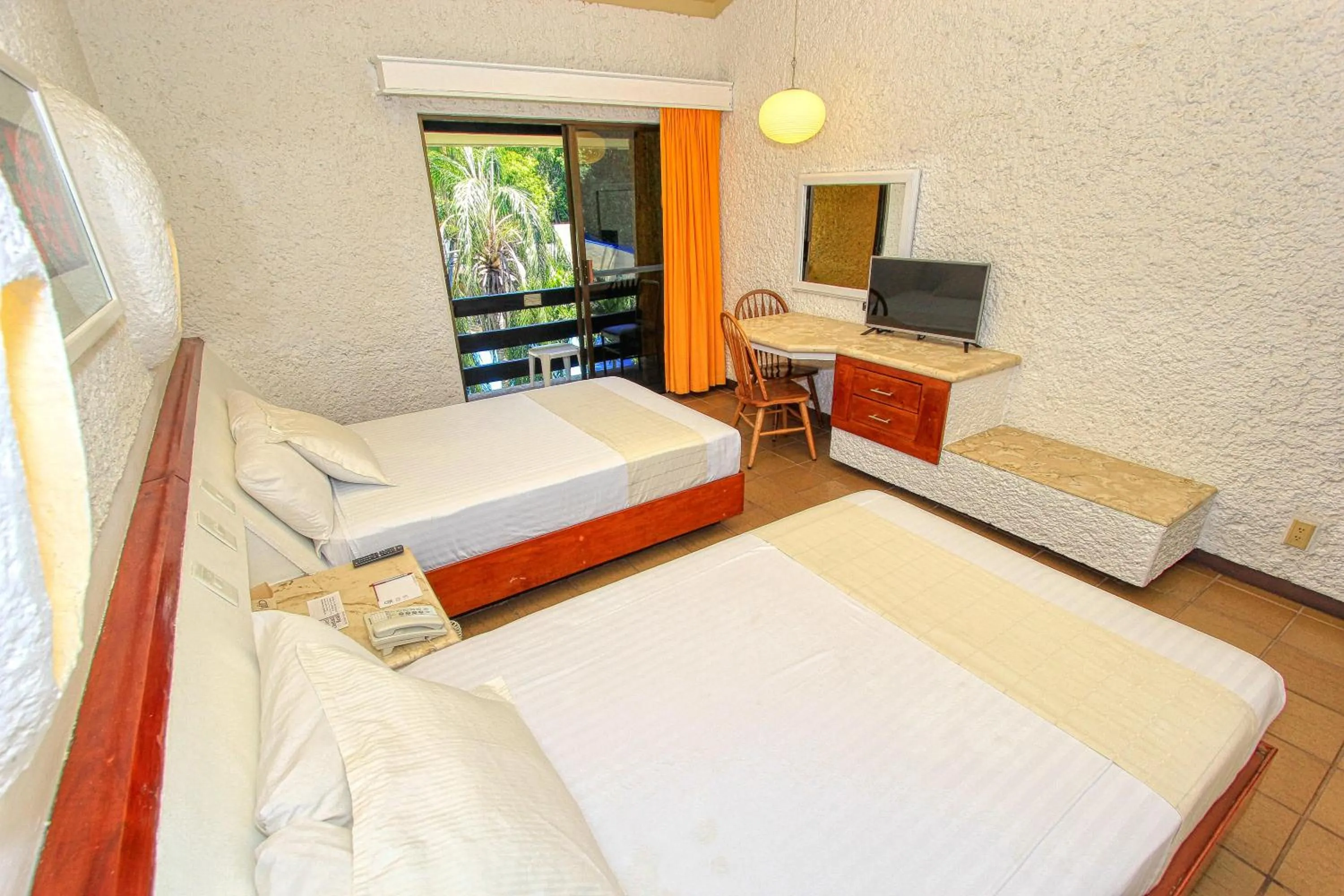 Photo of the whole room, Bed in Hotel Ciudad Real Palenque