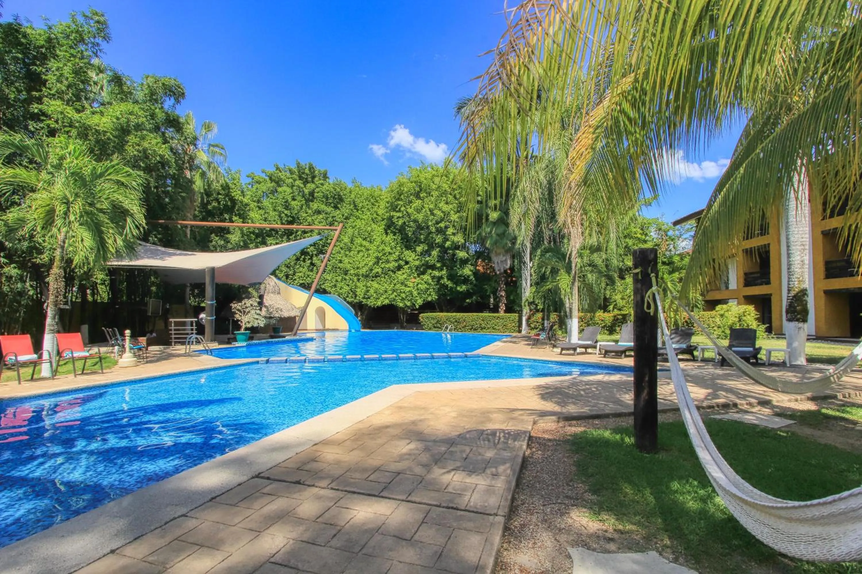 Swimming pool in Hotel Ciudad Real Palenque