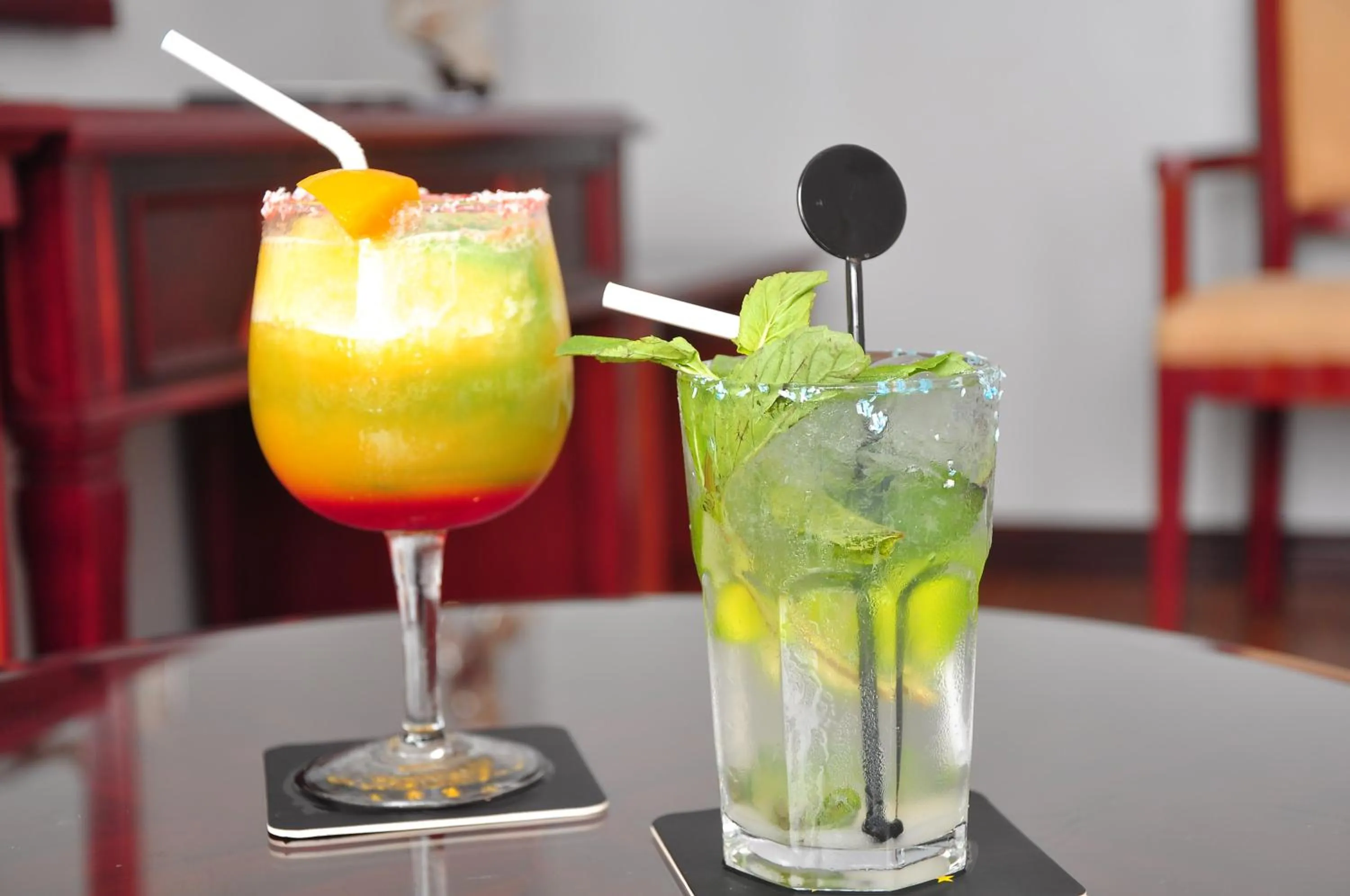 Restaurant/places to eat in Kingdom Hotel