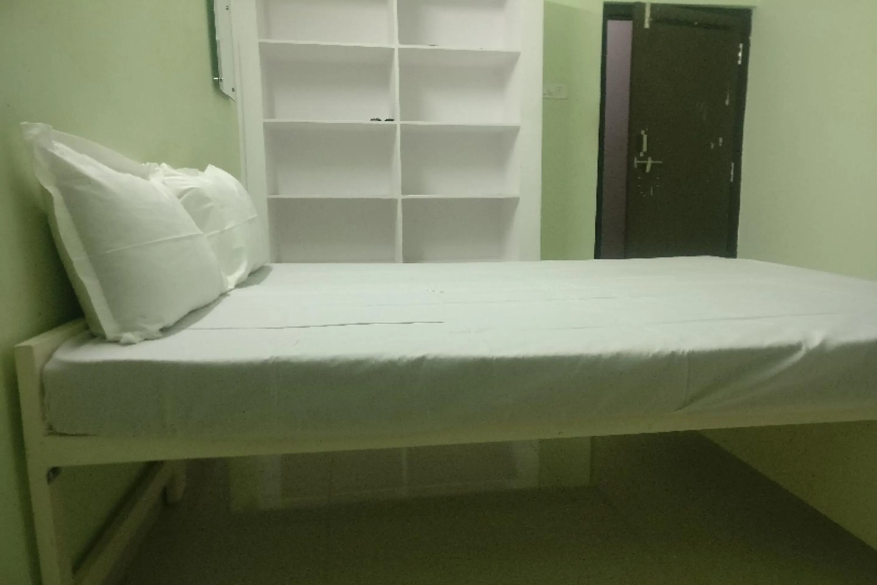 Bedroom, Bed in Hotel O REDDY'S GRAND LUXURY ROOMS