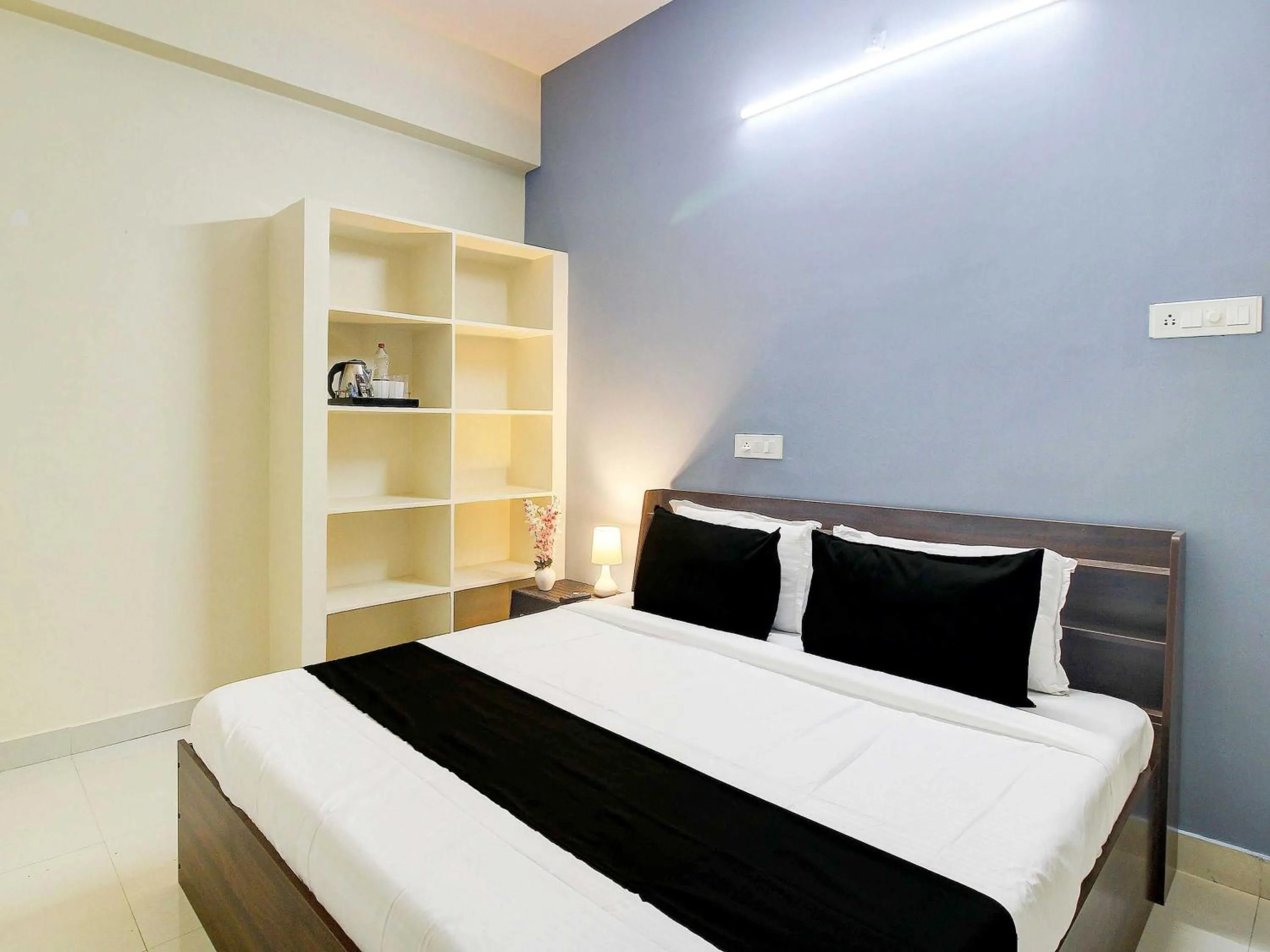 Bedroom, Bed in Hotel O REDDY'S GRAND LUXURY ROOMS