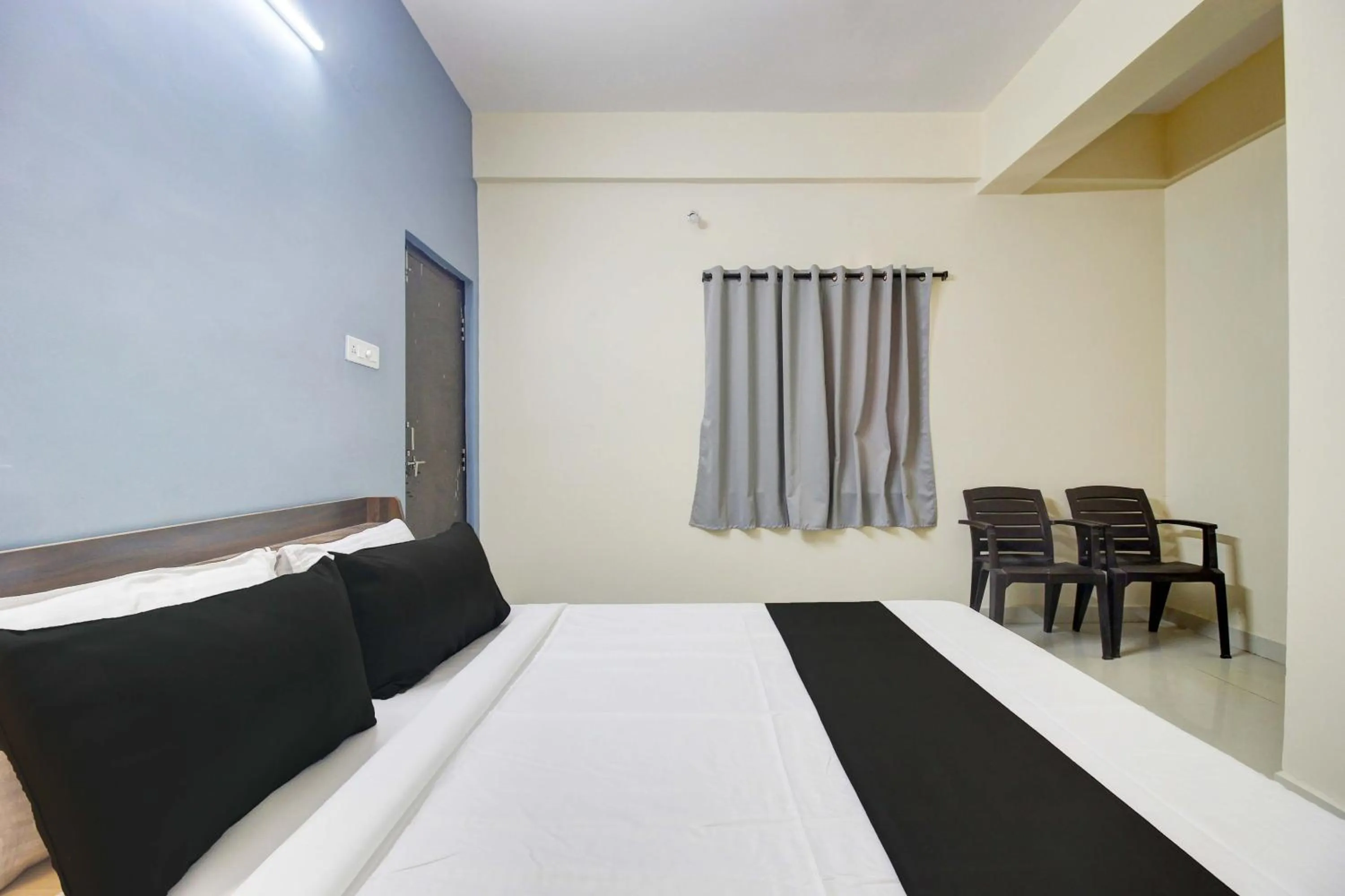 Bedroom, Bed in Hotel O REDDY'S GRAND LUXURY ROOMS