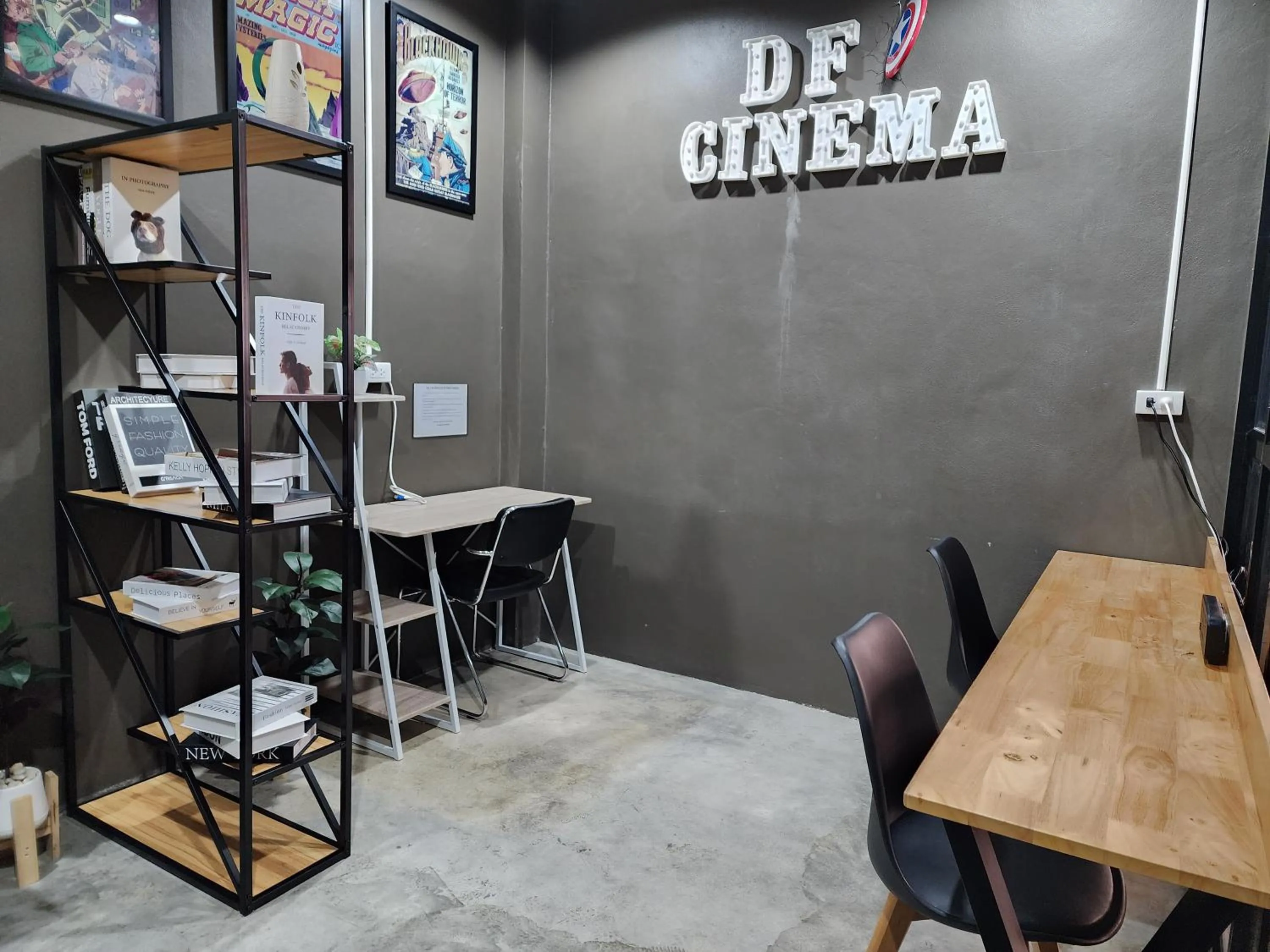 Business facilities in Dfeel House