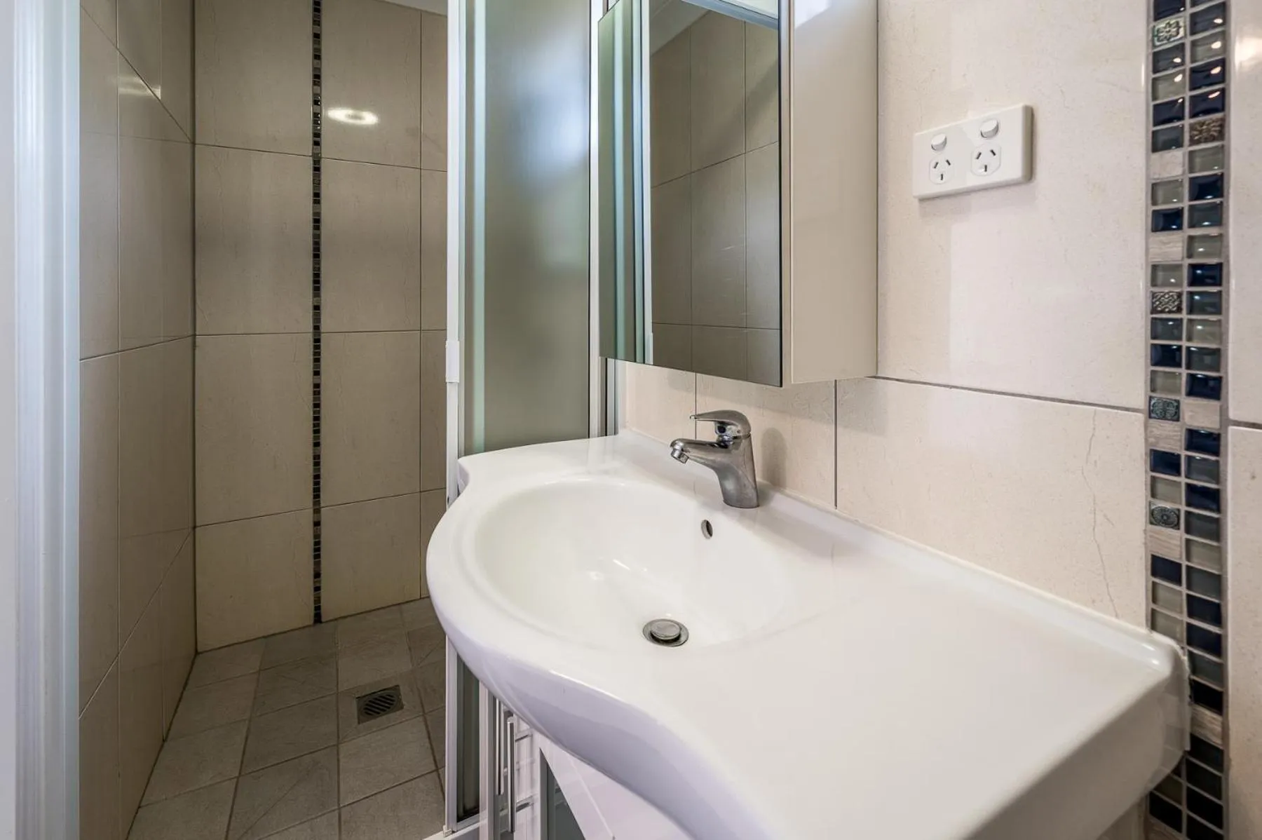 Bathroom in Tropical Lodge