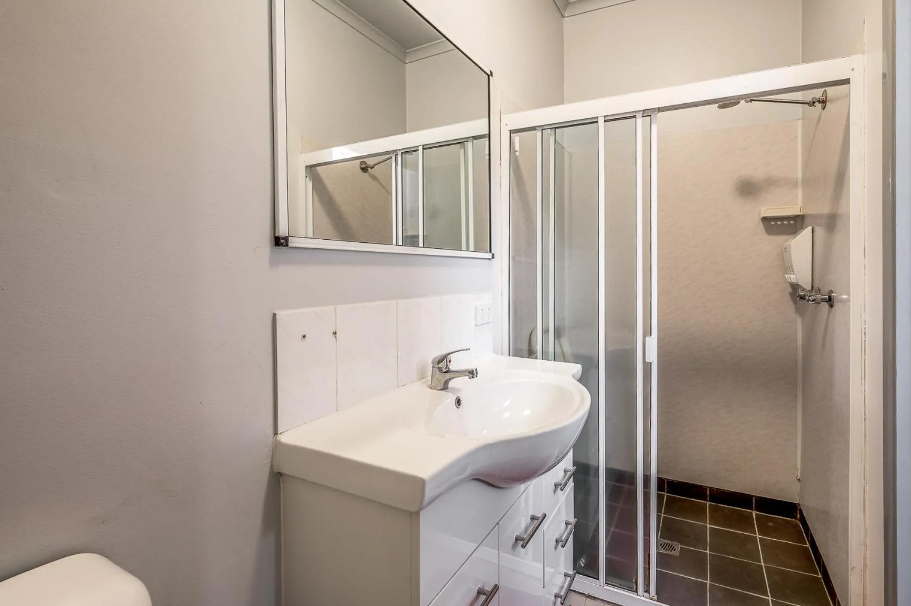 Bathroom in Tropical Lodge