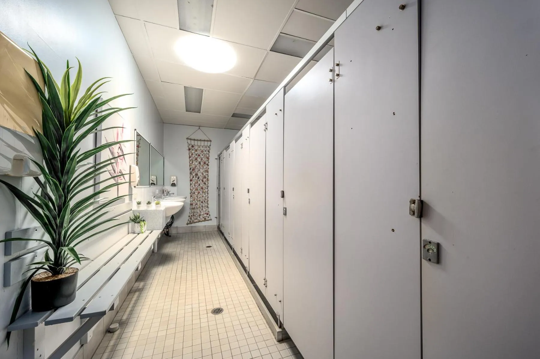 Public Bath in Tropical Lodge