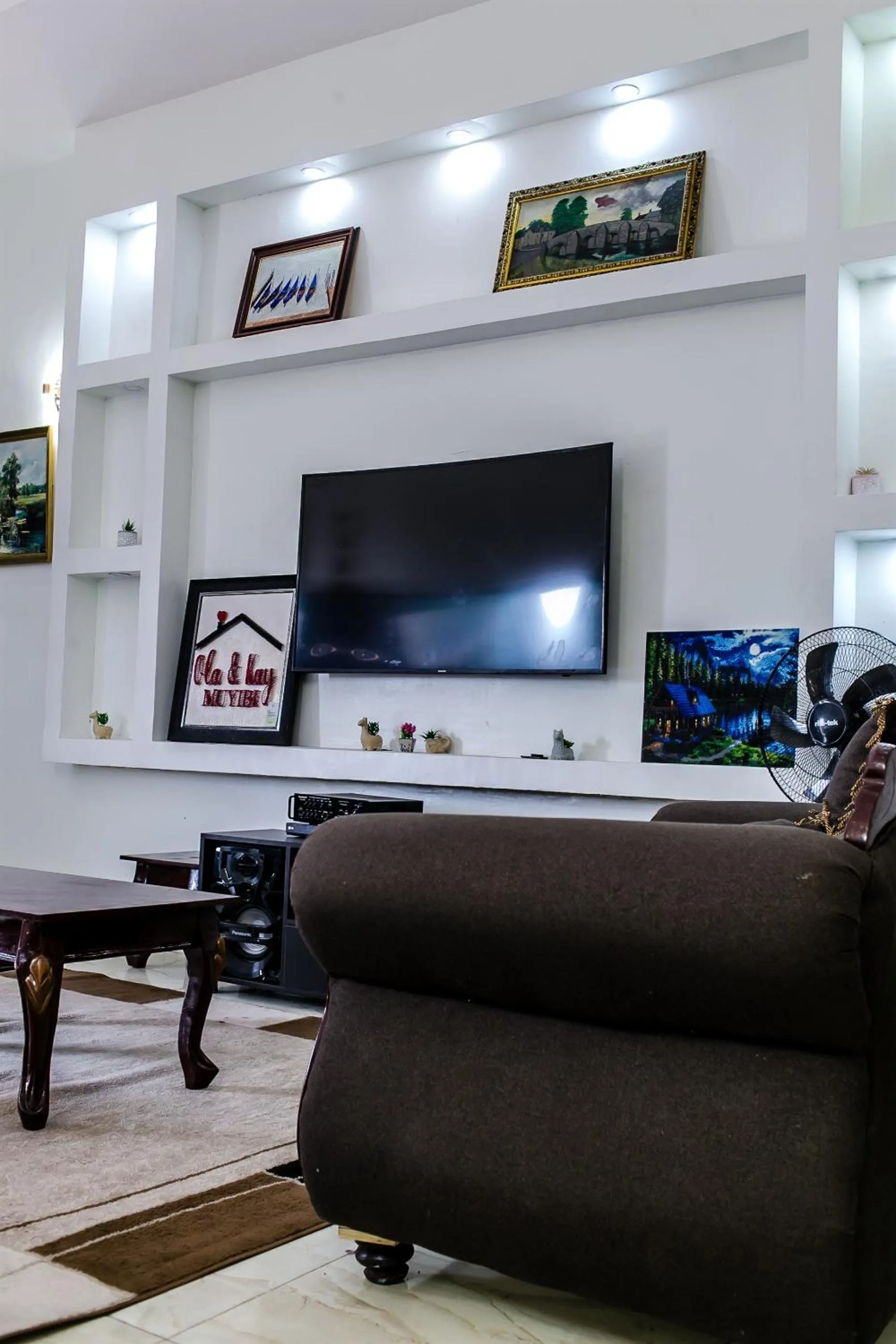 TV and multimedia in 24-7 Electricity Agore Hotels and Suites Ltd