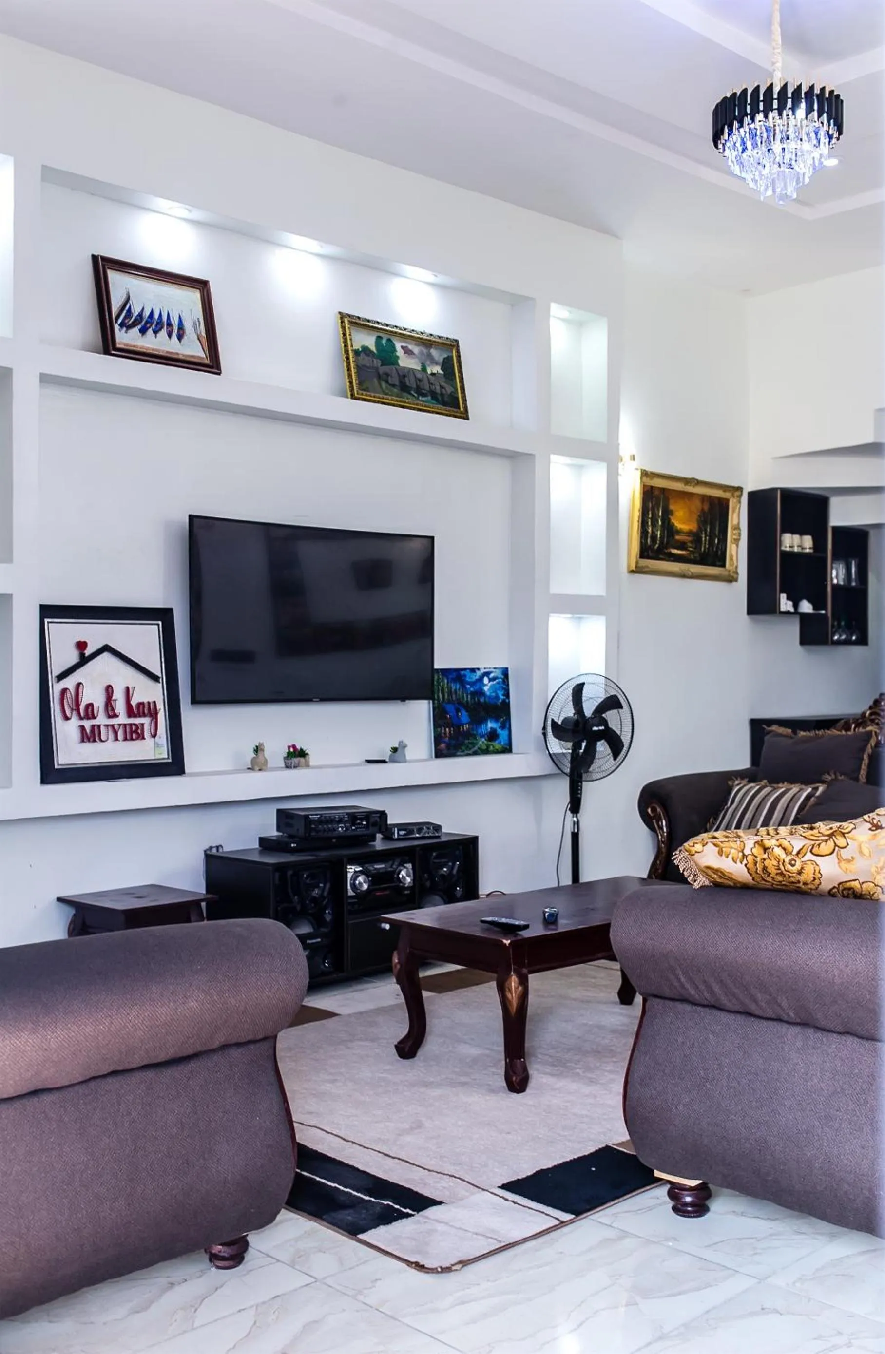 TV and multimedia in 24-7 Electricity Agore Hotels and Suites Ltd