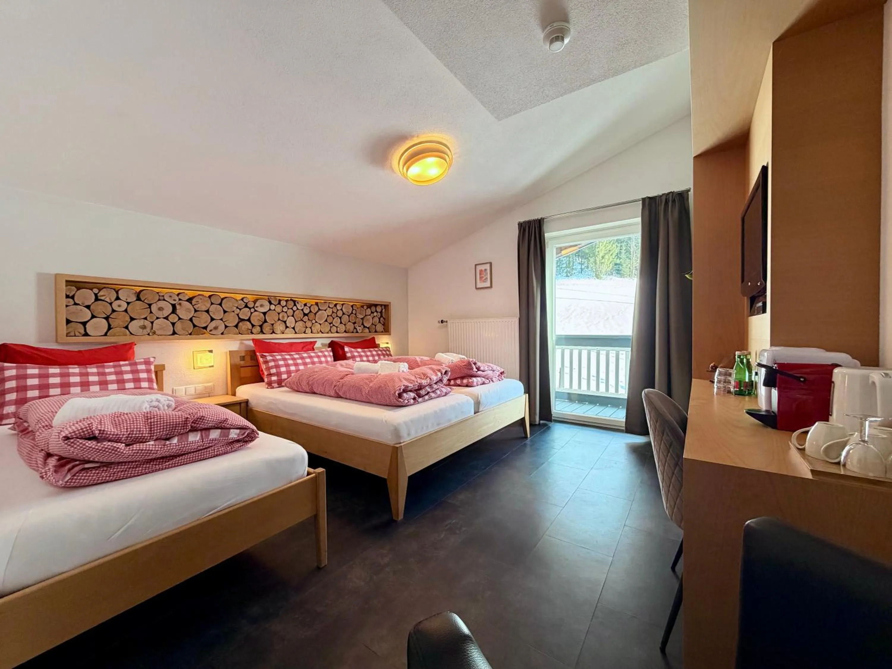 Bed in Boutique Hotel Alpenhof