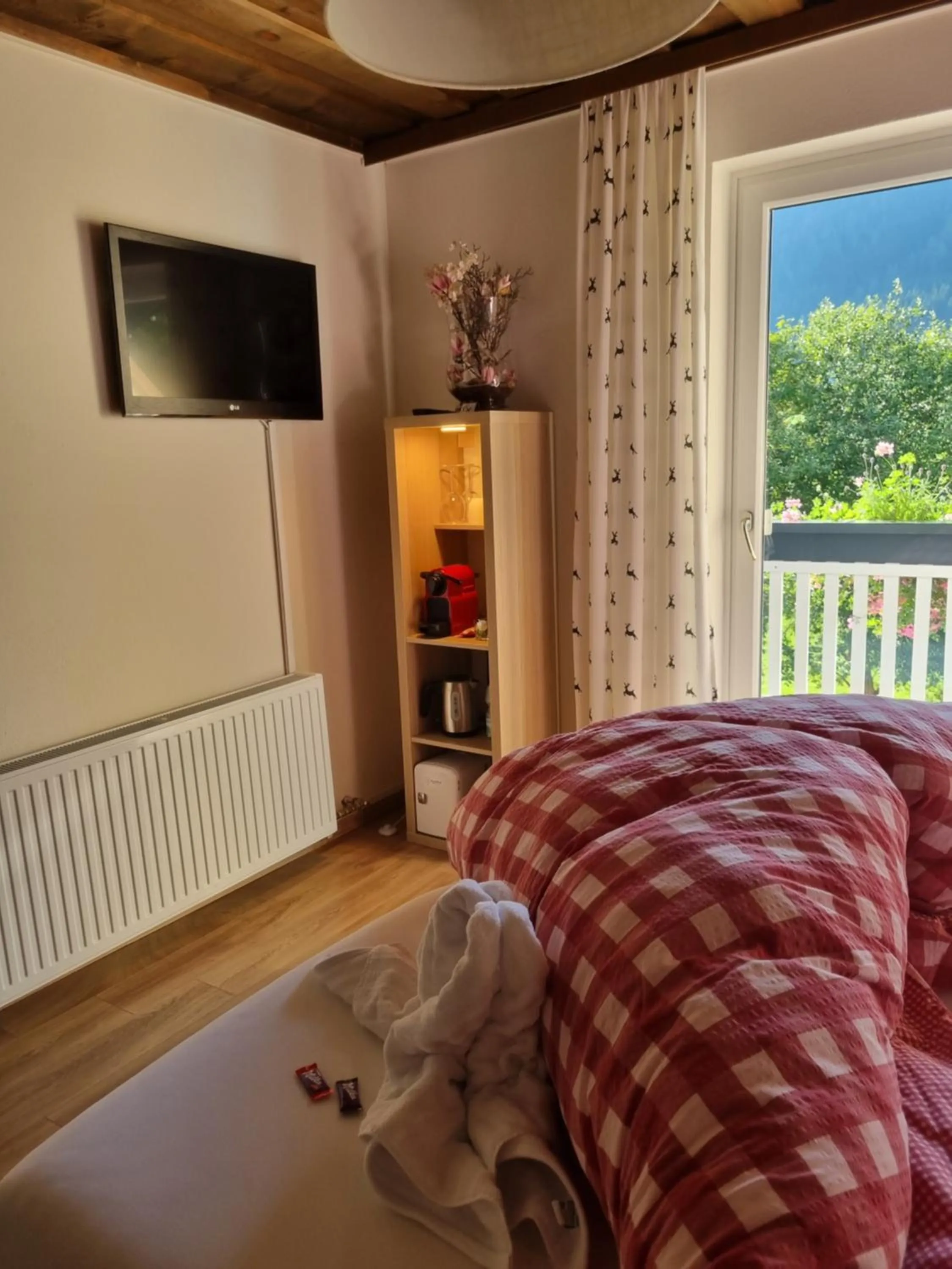 TV and multimedia, Bed in Boutique Hotel Alpenhof