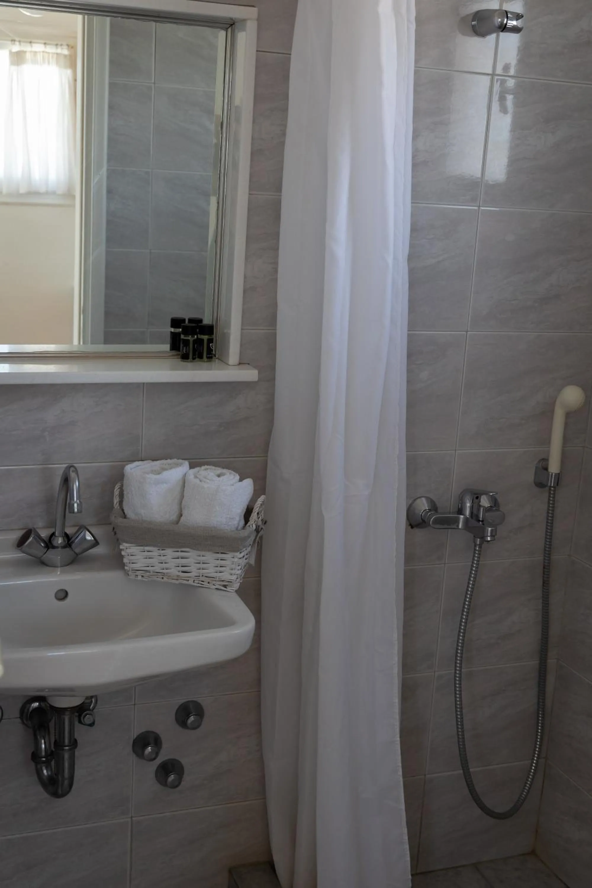 Shower in Seample studios