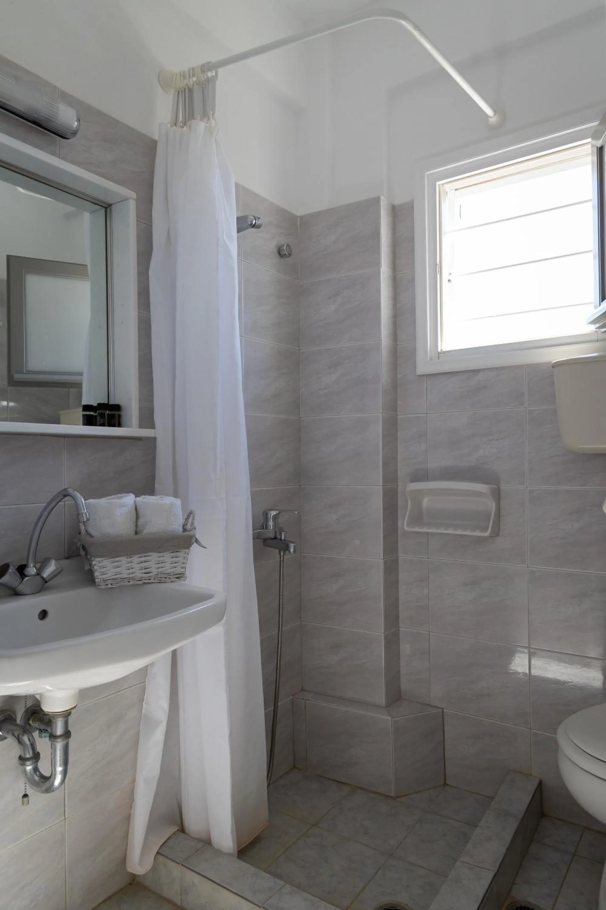 Shower in Seample studios