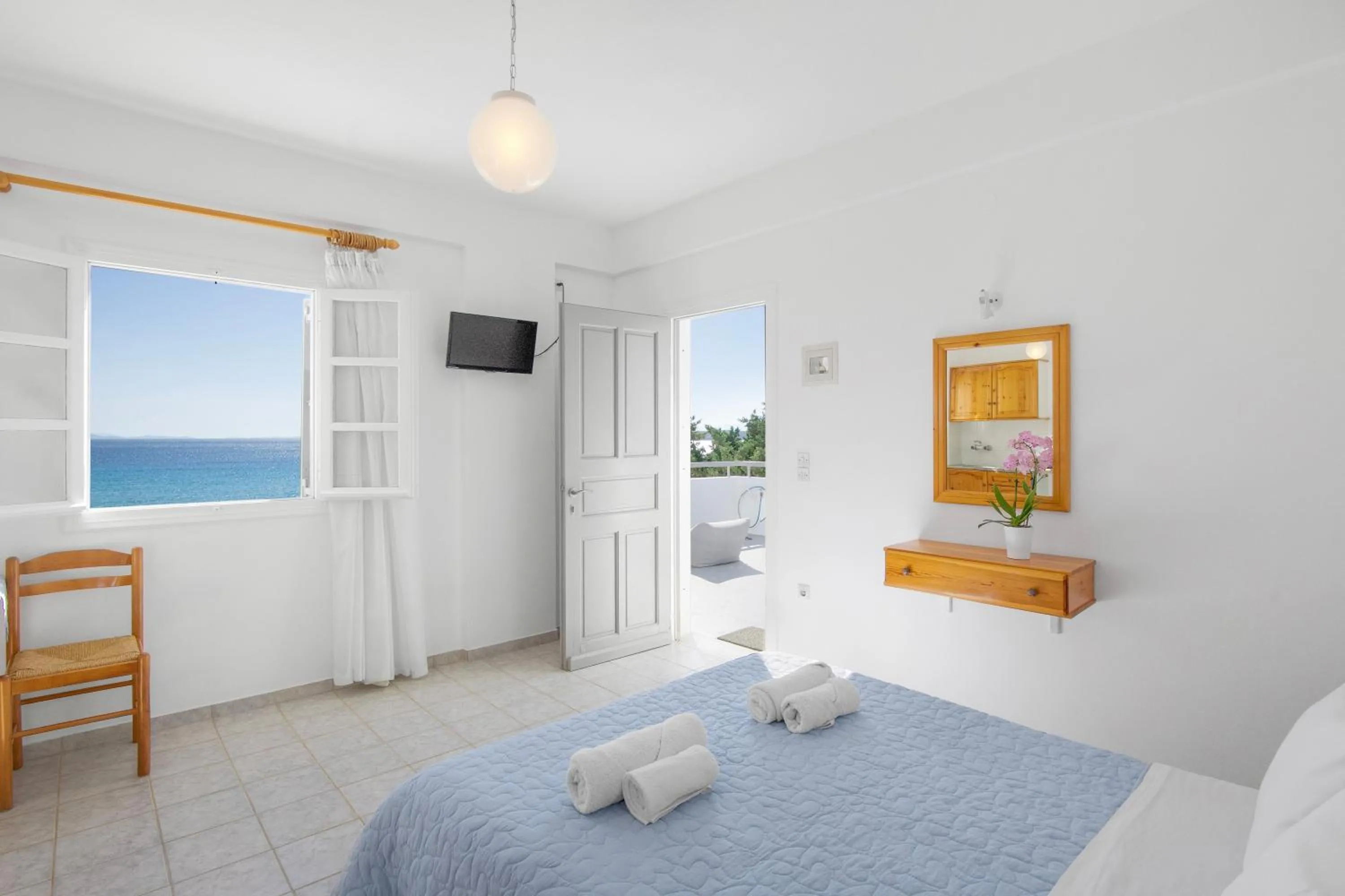 TV and multimedia, Bed in Seample studios