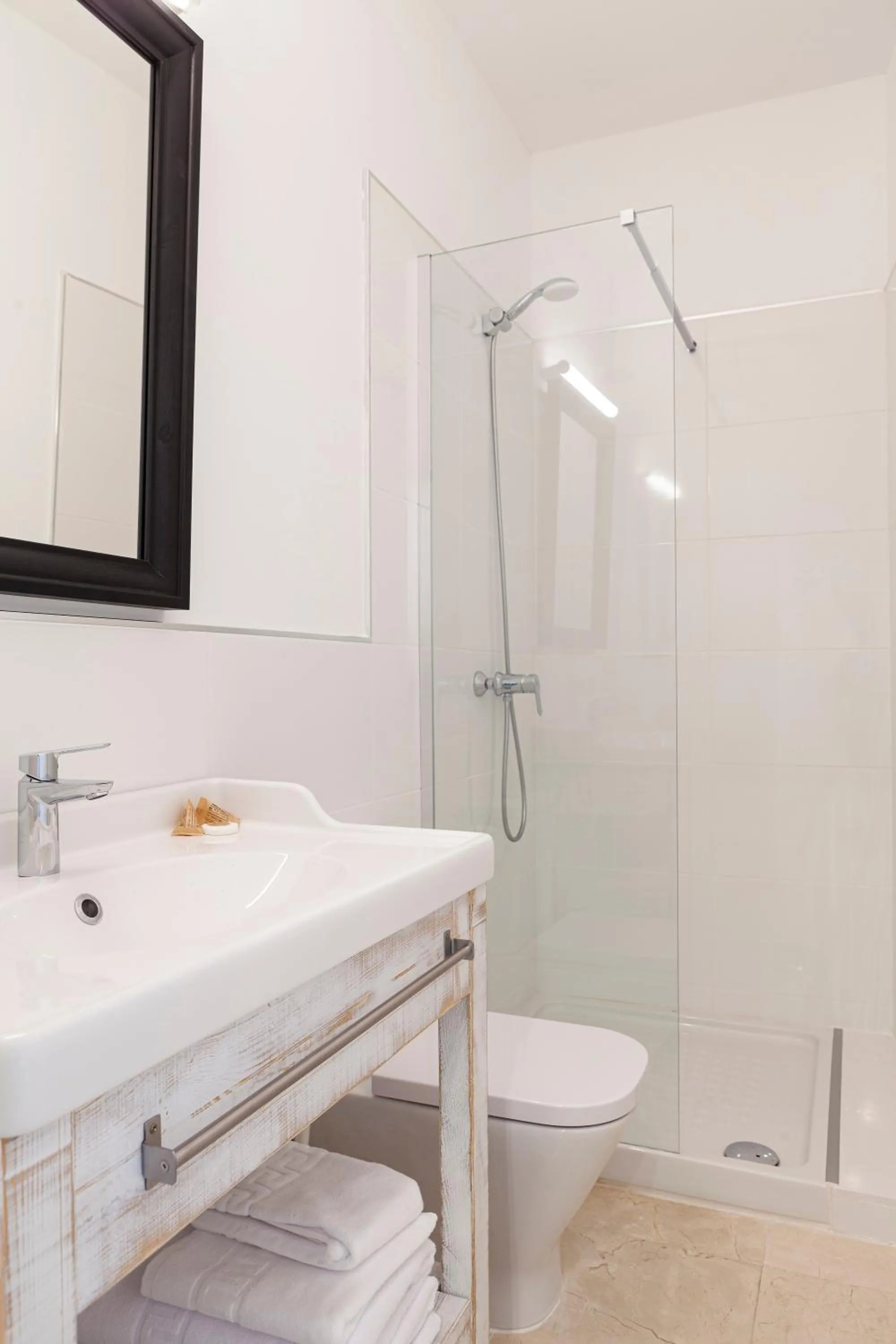 Bathroom in Ad Hoc Vitae Retreats & Health Only Adults