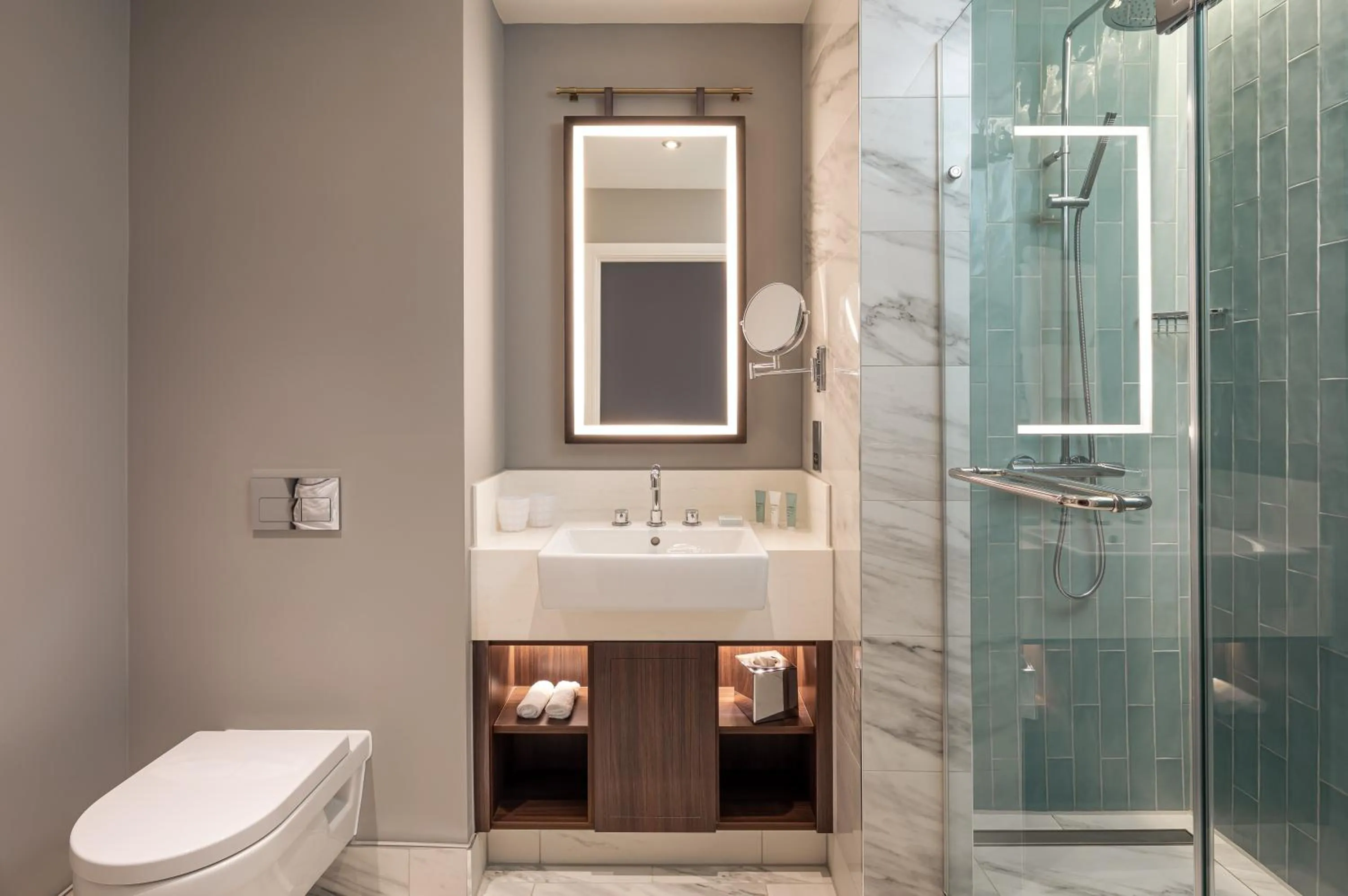 Bathroom in The Parkgate Hotel