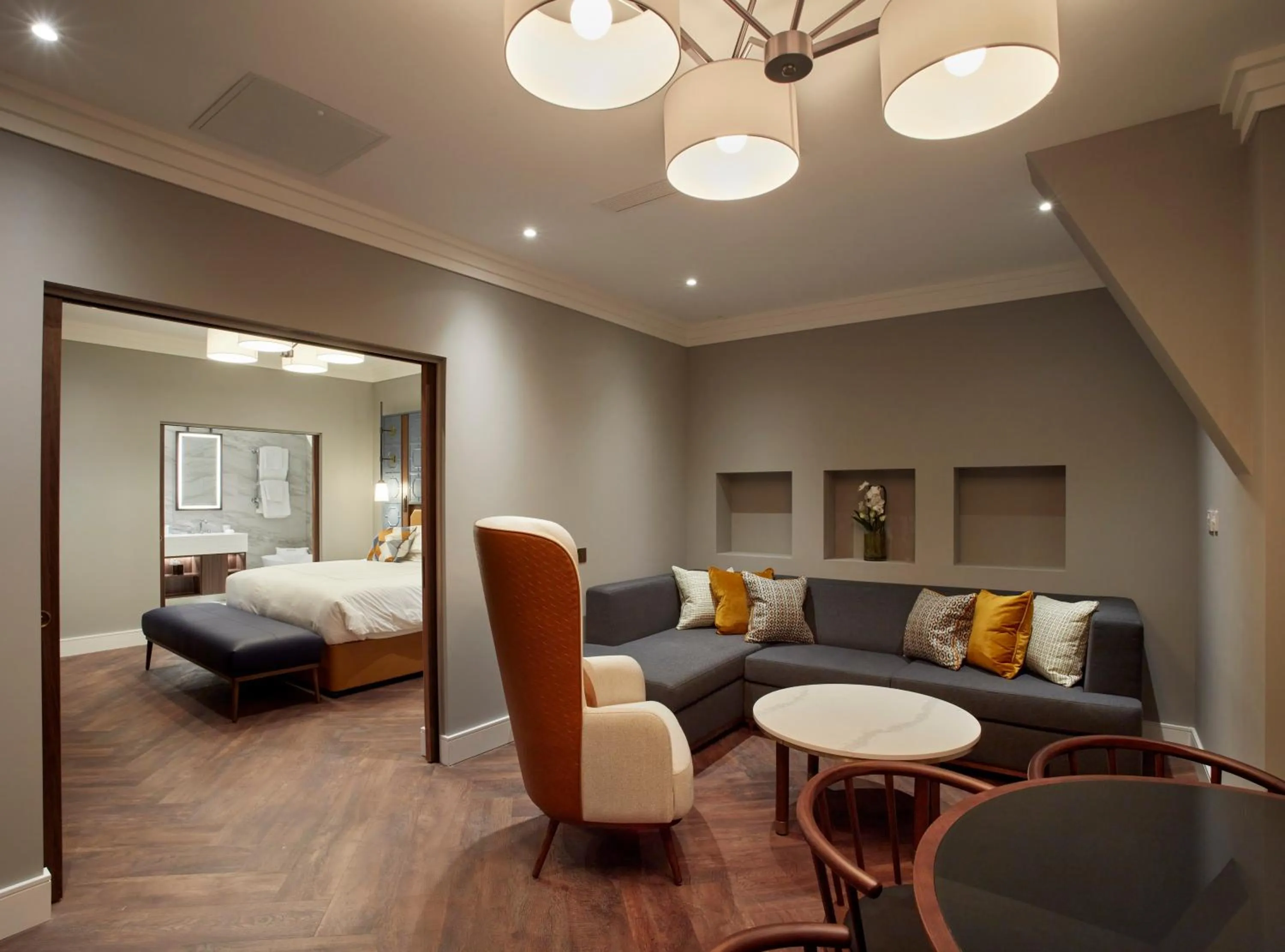 Seating area, Bed in The Parkgate Hotel