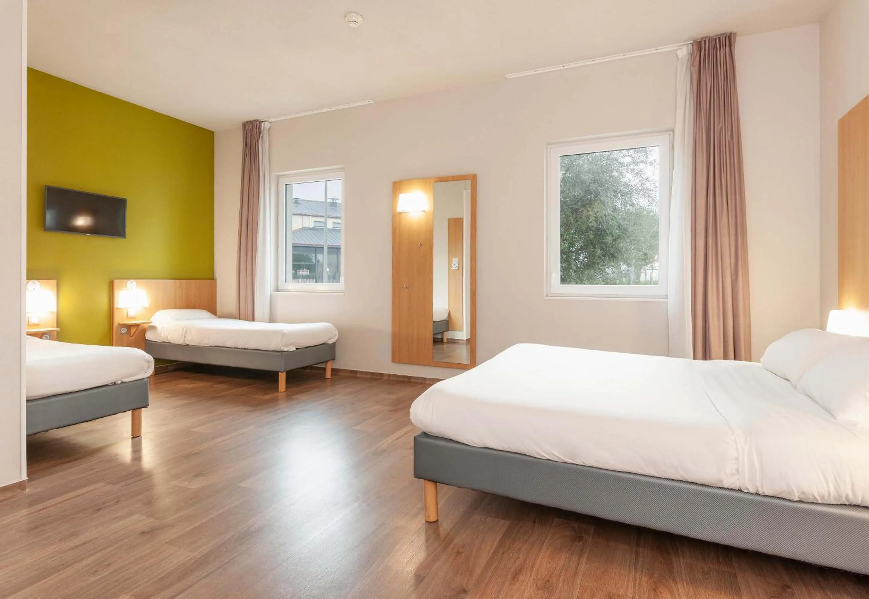 Bedroom, Bed in B&B HOTEL Mont-de-Marsan