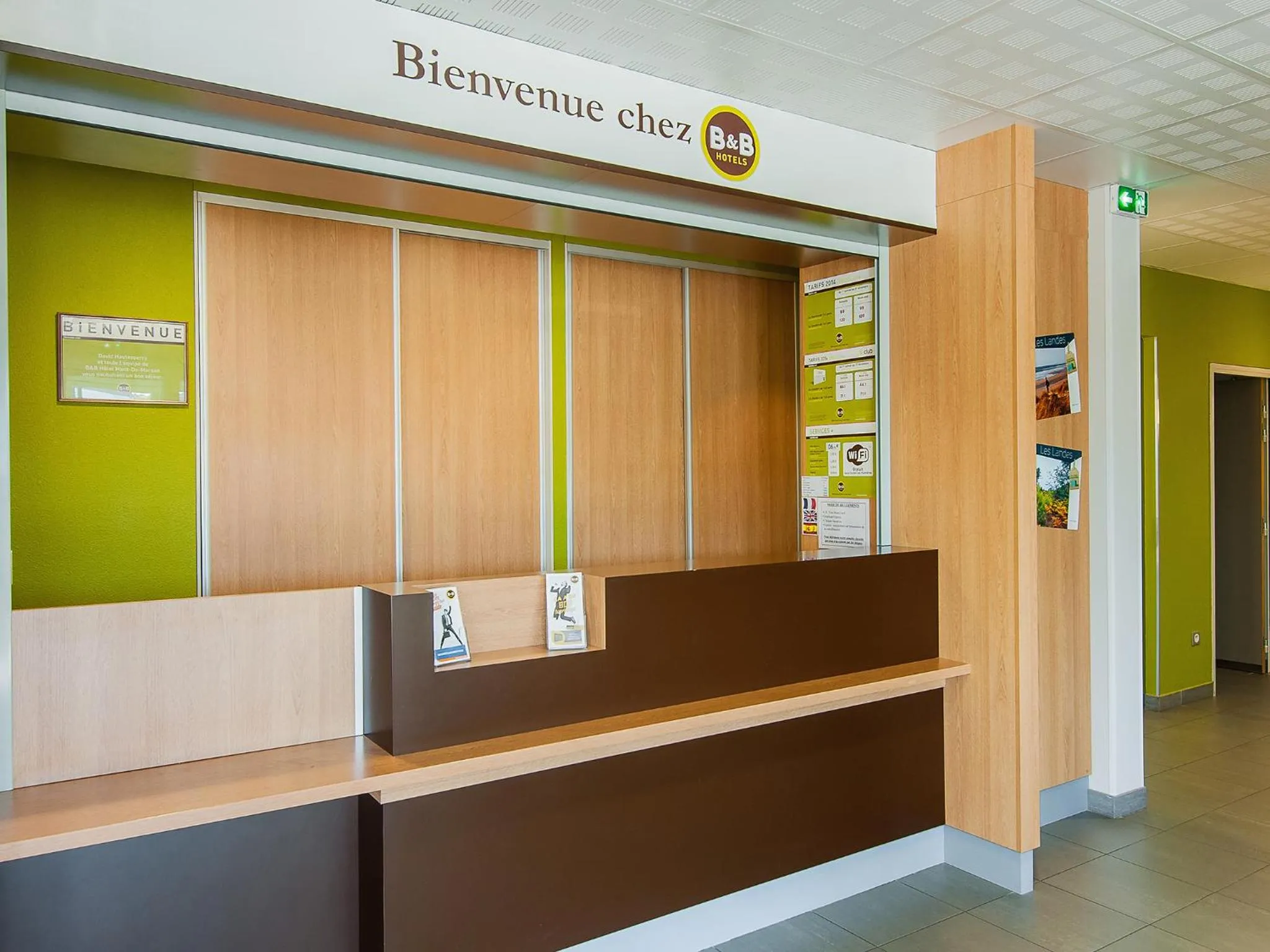 Lobby or reception in B&B HOTEL Mont-de-Marsan